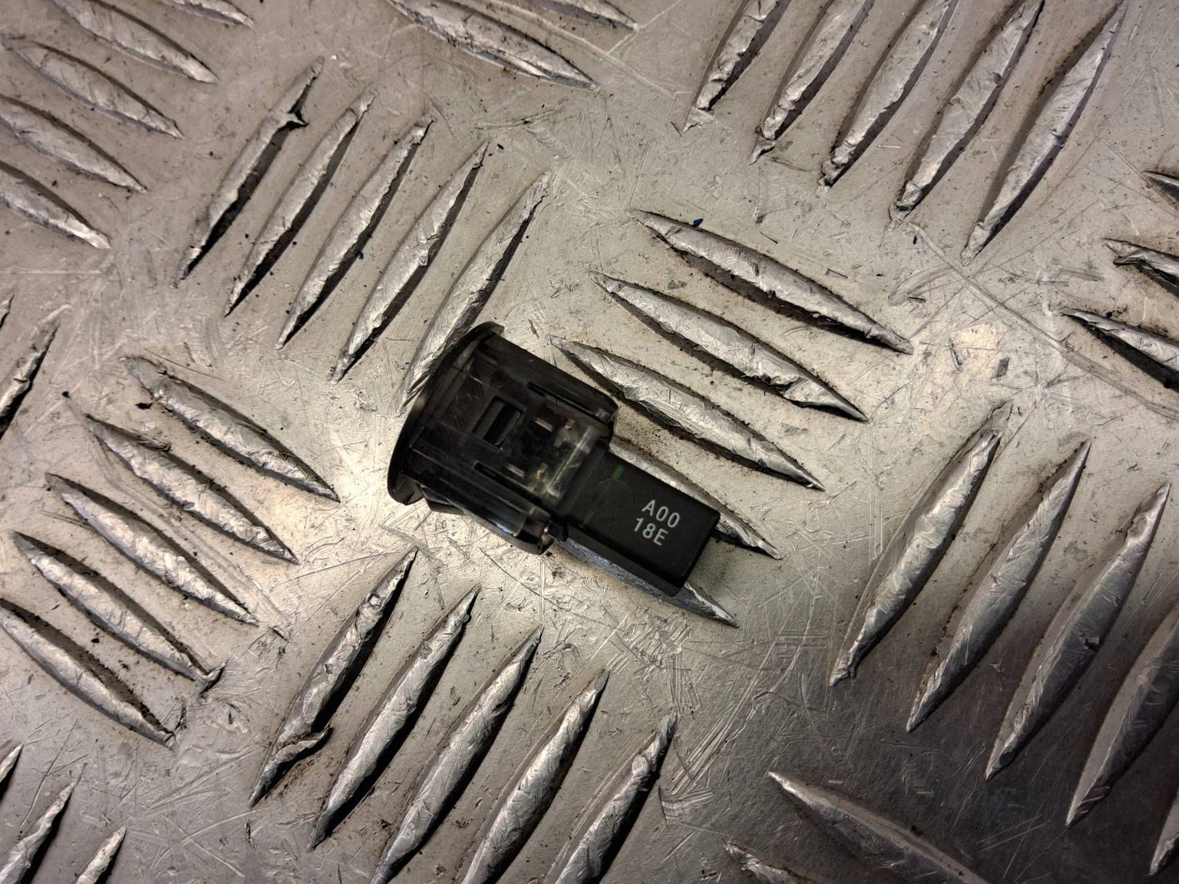 Sensor de Sol Nissan e-NV200 A0018E Usado image 8