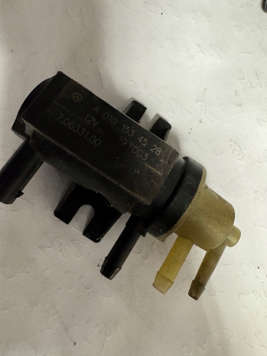 RY236 Mercedes Vito W447 2.0d Soupape de dépression A0101534528