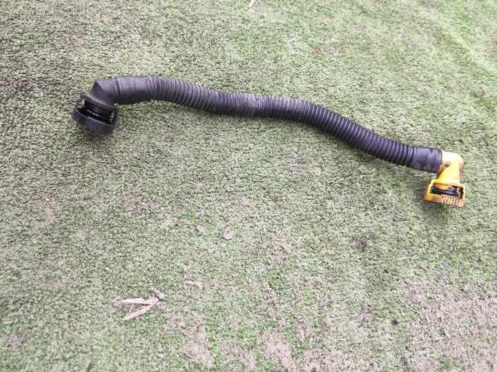 Fiat Grande Punto 1.3 breather hose pipe