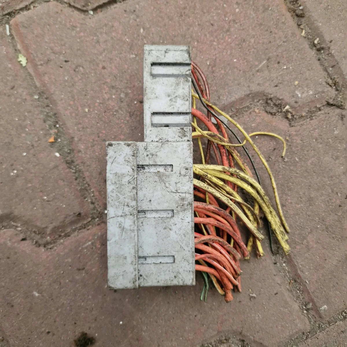 Renault Scenic II Fuse Box 13251
