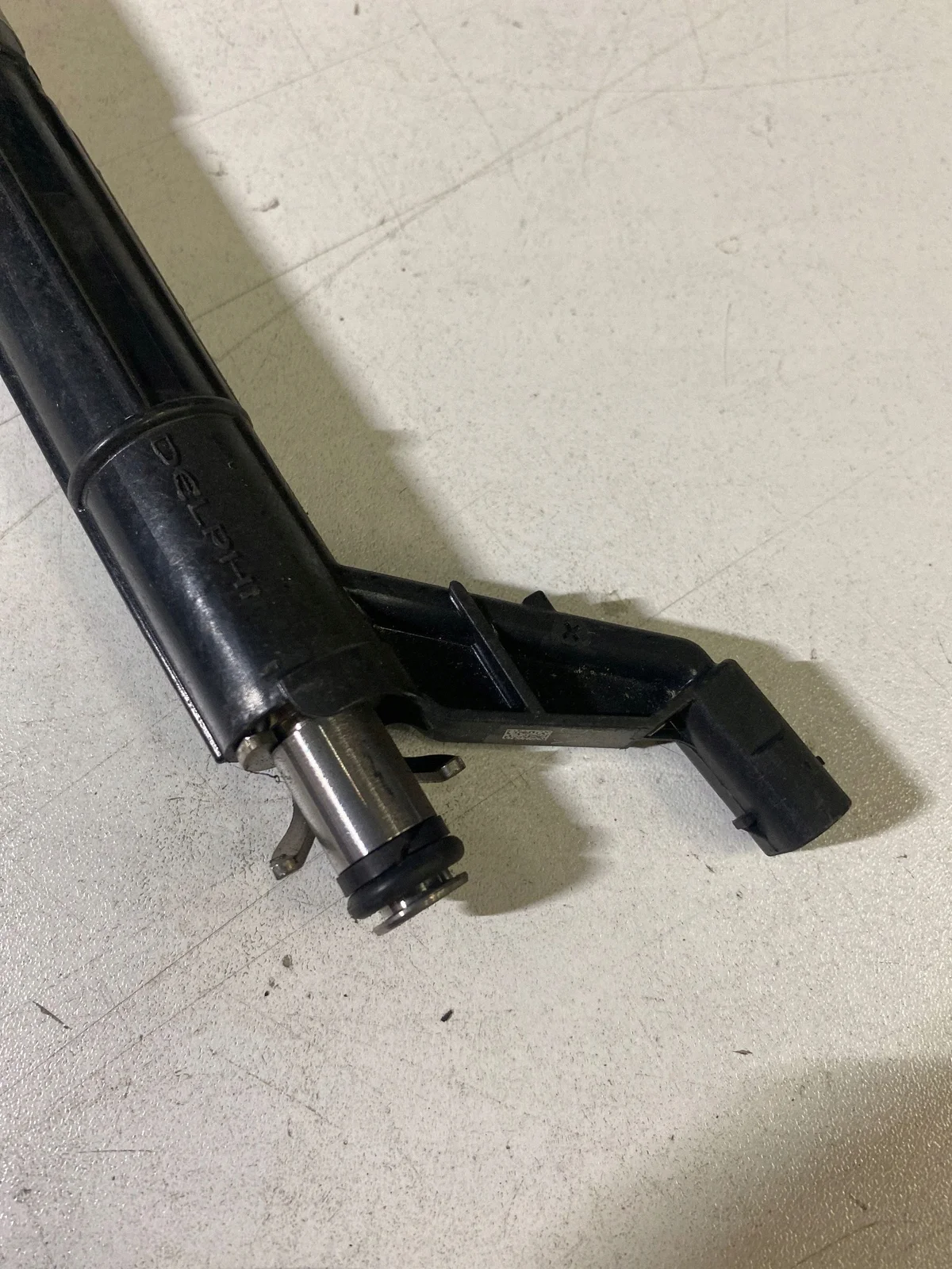 Fuel Injector Line 06M906036AE Audi 3.0 D image 4