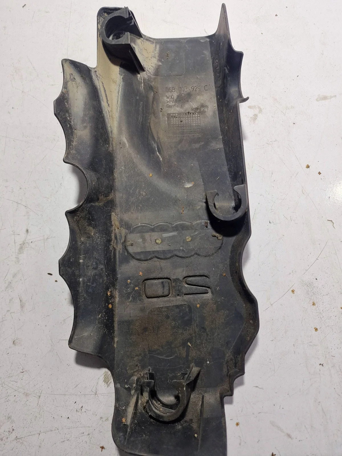 Moottorin suojalevy Audi A4 S4 B7 8E 8H