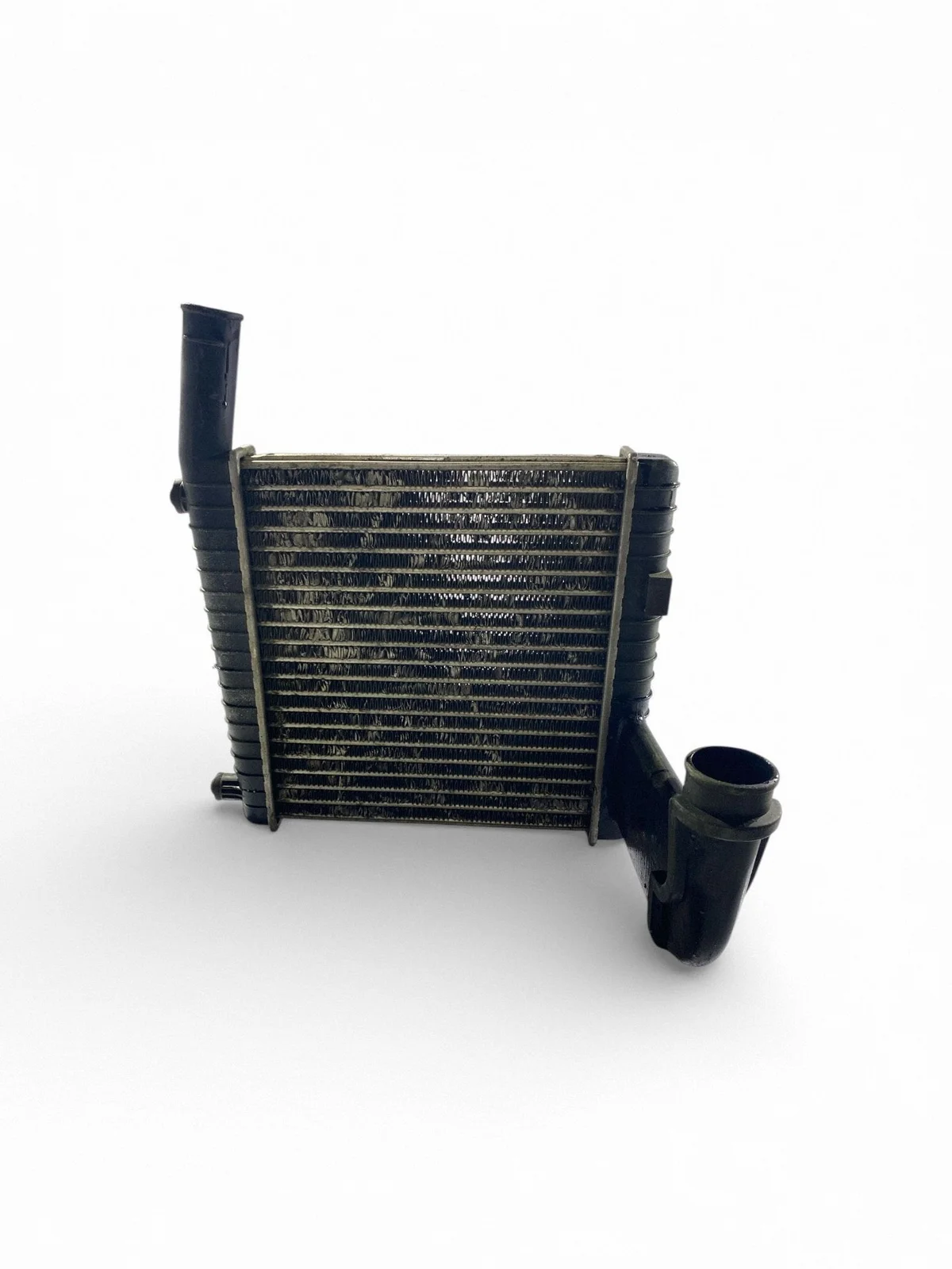 Intercooler Volvo 440 A56957 Usado image 2