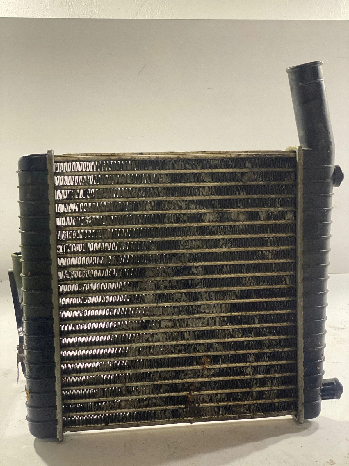 Intercooler Volvo 440 A56957 Usado image 3