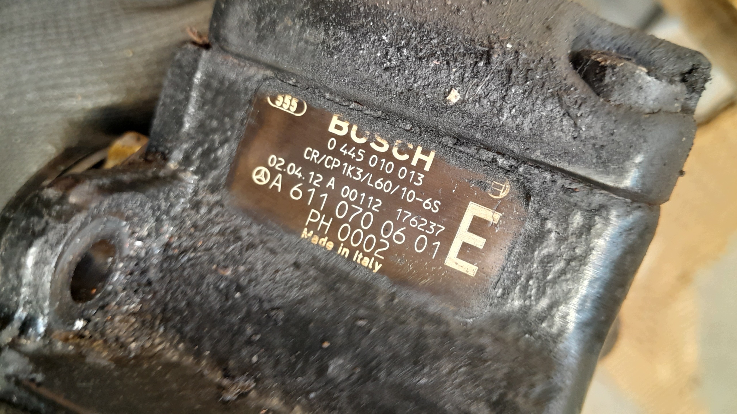 Mercedes-Benz OE A6110700601 bomba injetora image 3