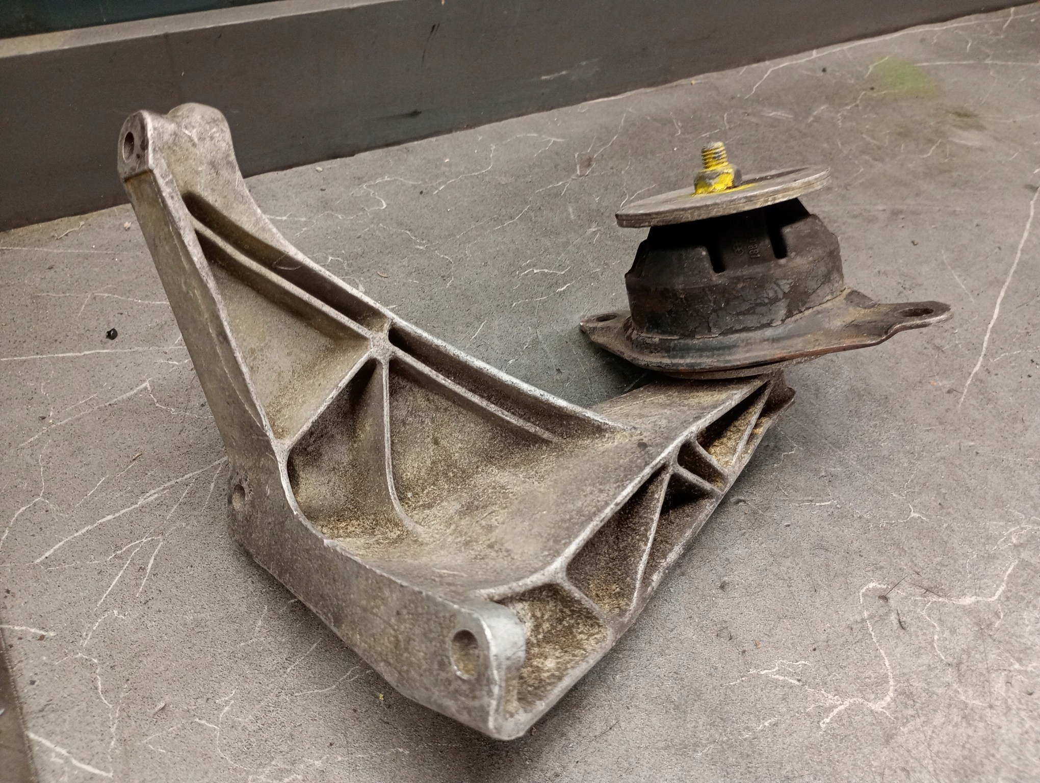 Support moteur VW Passat B5 443199308 image 7