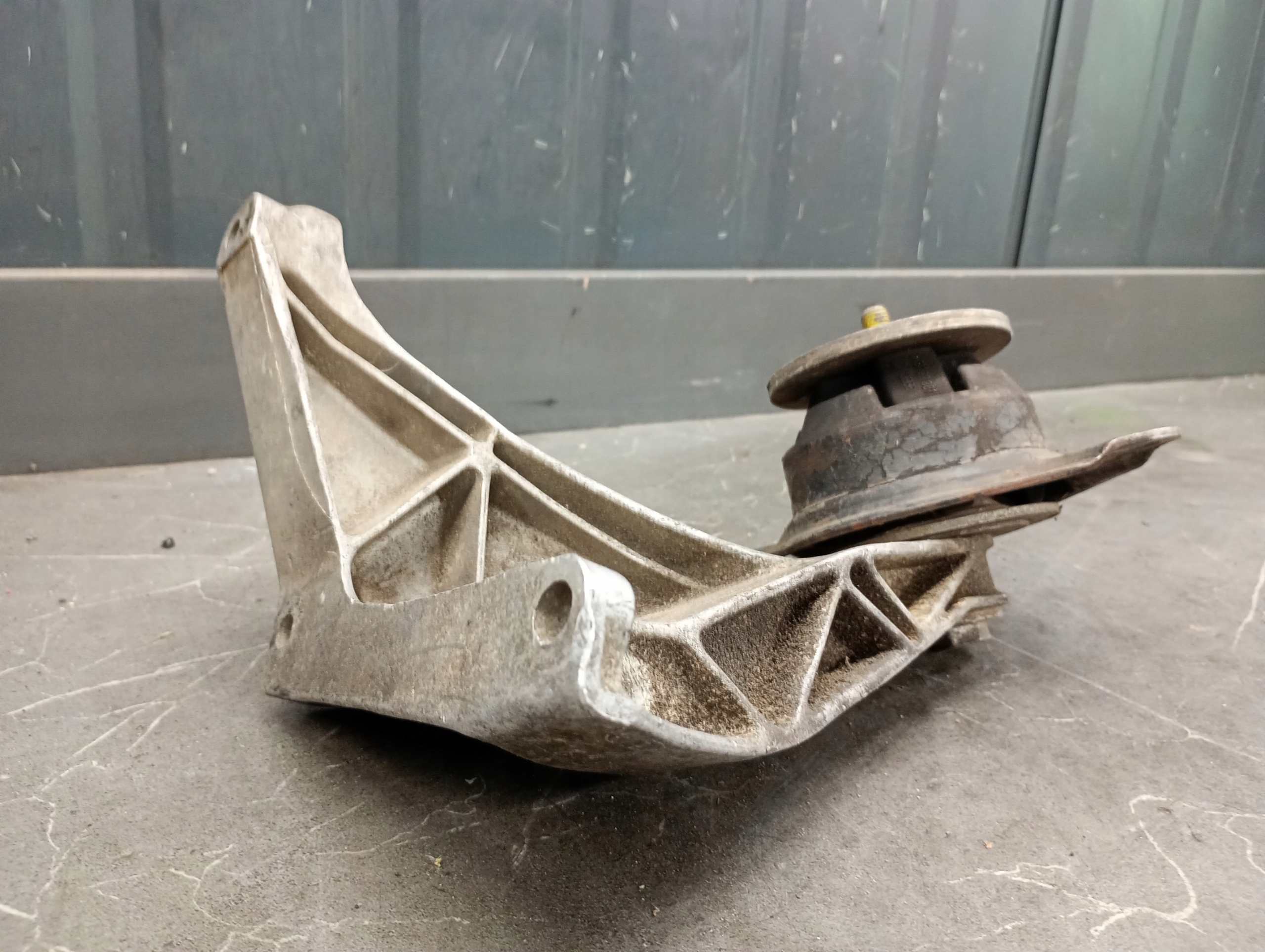 Support moteur VW Passat B5 443199308 image 8