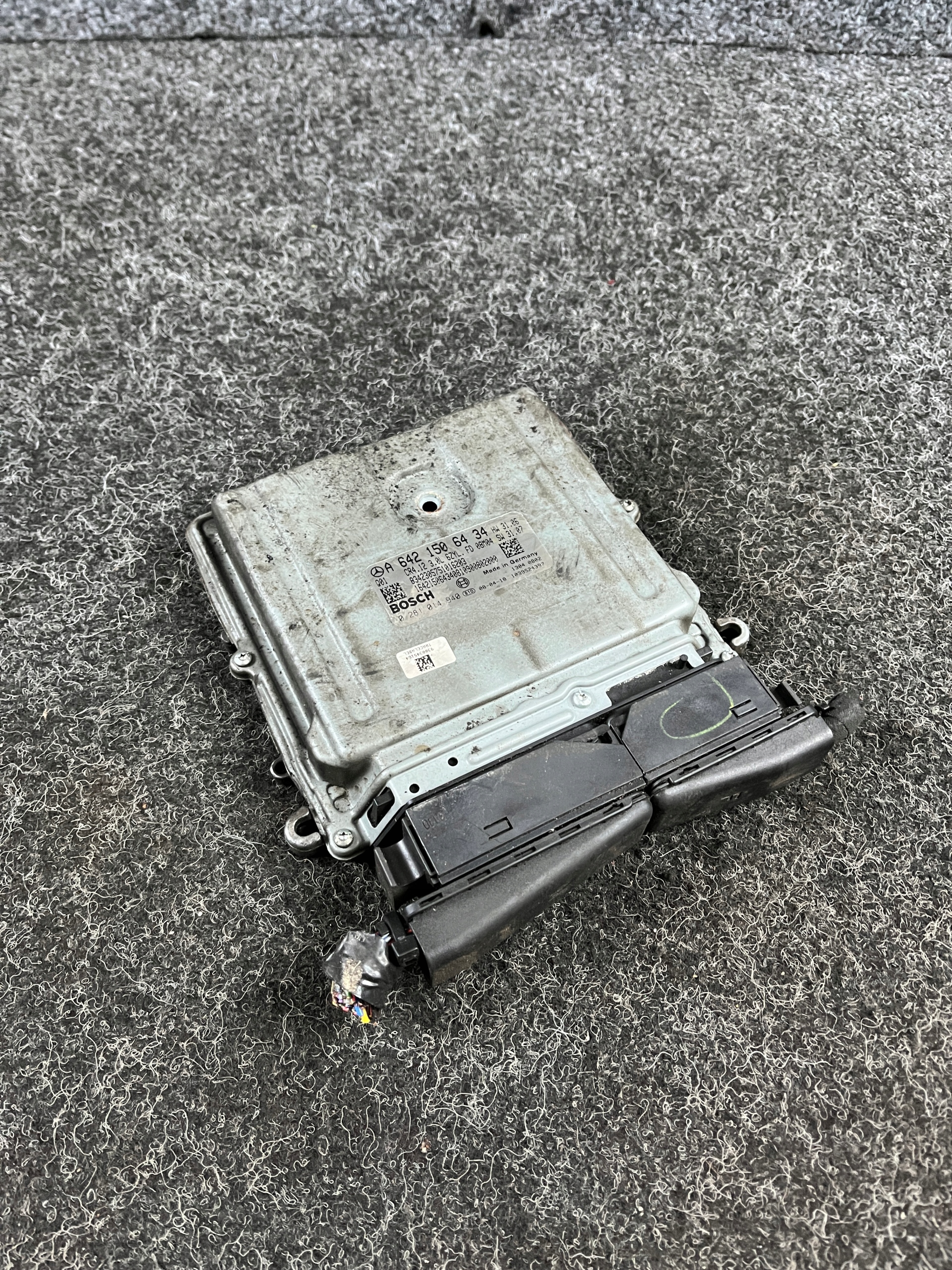 Mercedes W251 W164 3.0 moottorin ohjainyksikkö A6421506434 image 2