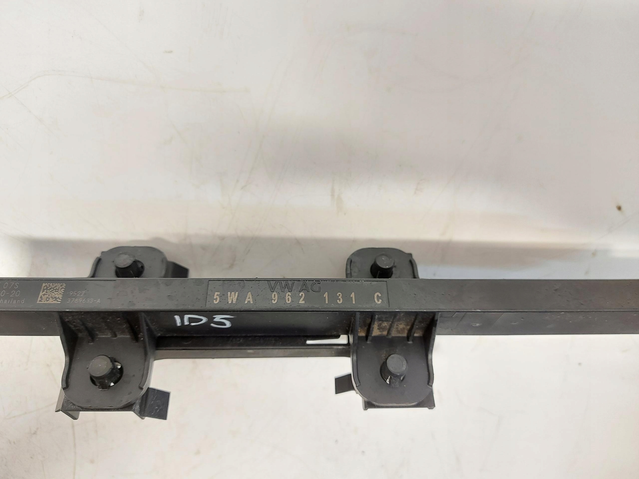 VW ID5 GTX Antenne Zugang 5WA962131C image 3
