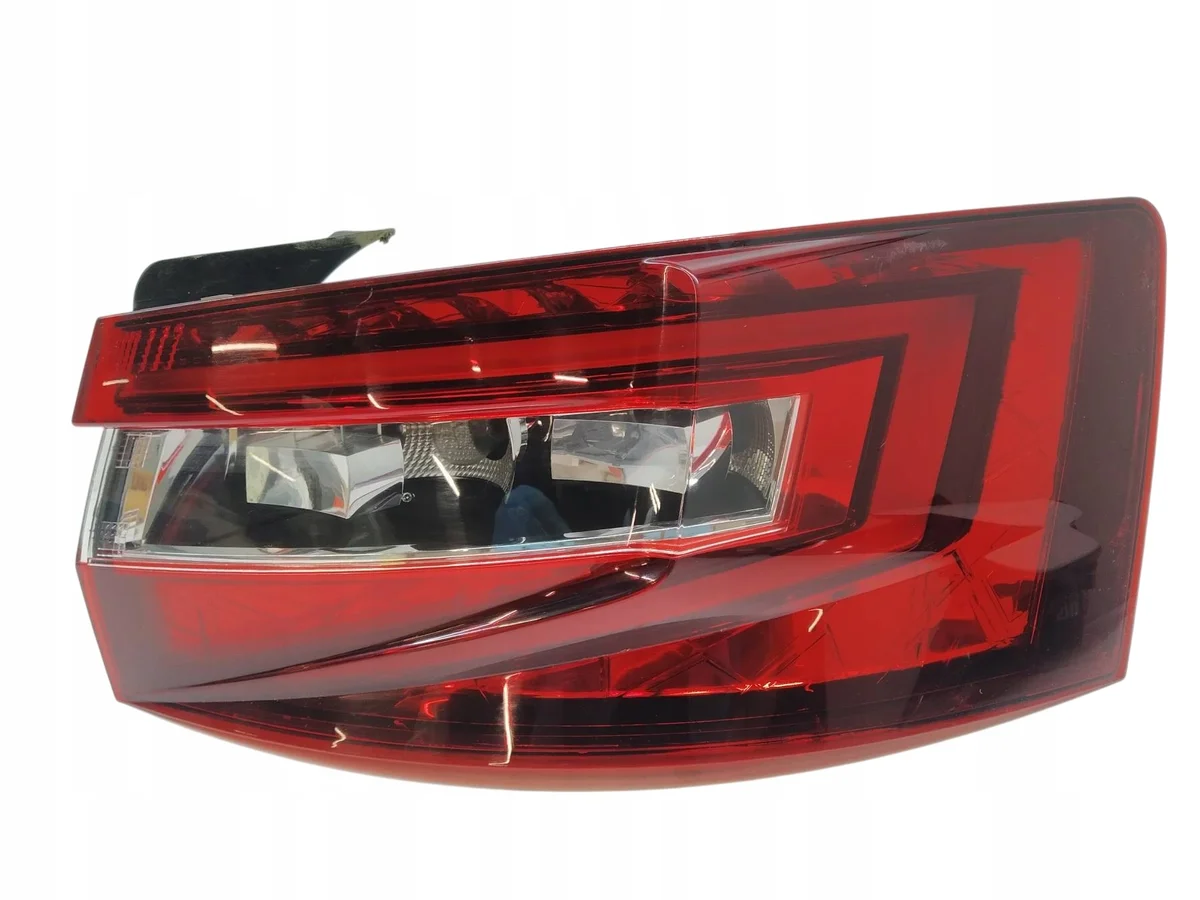 Achterlicht Rechts Skoda Superb III Gebruikt