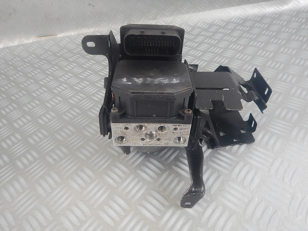 ABS-pumppu VW Passat B5 Audi A6 C5 4B0614517G image 9
