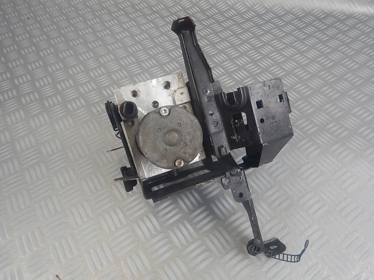 ABS-pumppu VW Passat B5 Audi A6 C5 4B0614517G image 10