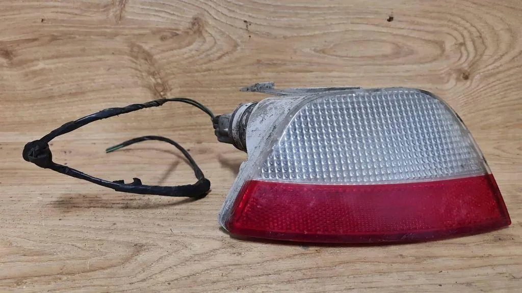 Luz de ré Ford Focus 1.8 TDCI XS4115K272A image 2