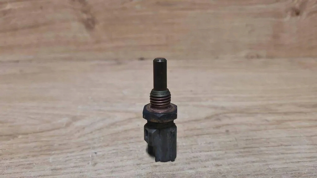 Coolant Temperature Sensor Volvo V70 II 8653403 Used image 2