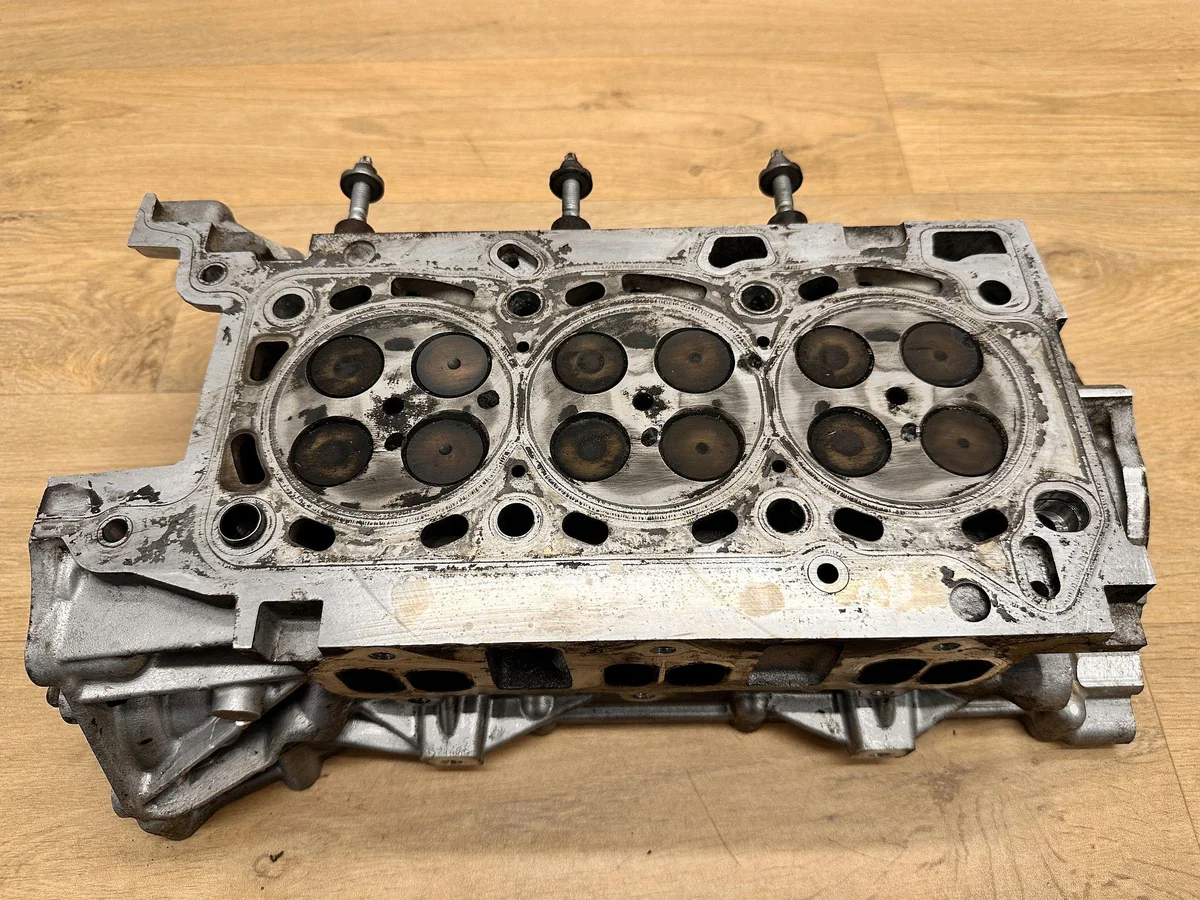 Renault V9X Zylinderkopf links 8200816687 image 6