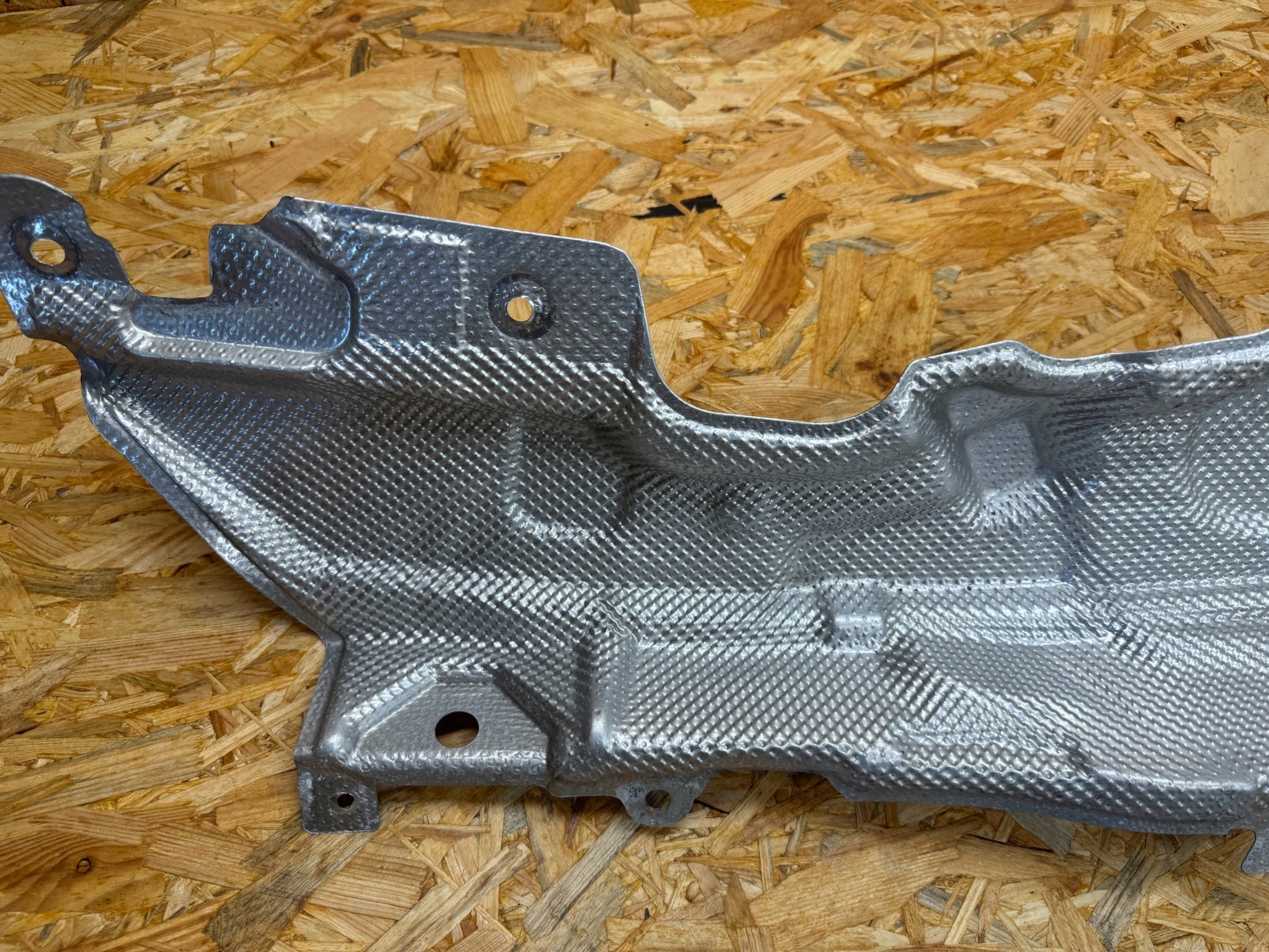 Discovery V L462 Sport L494 Heat Shield JPLA-48435-AB