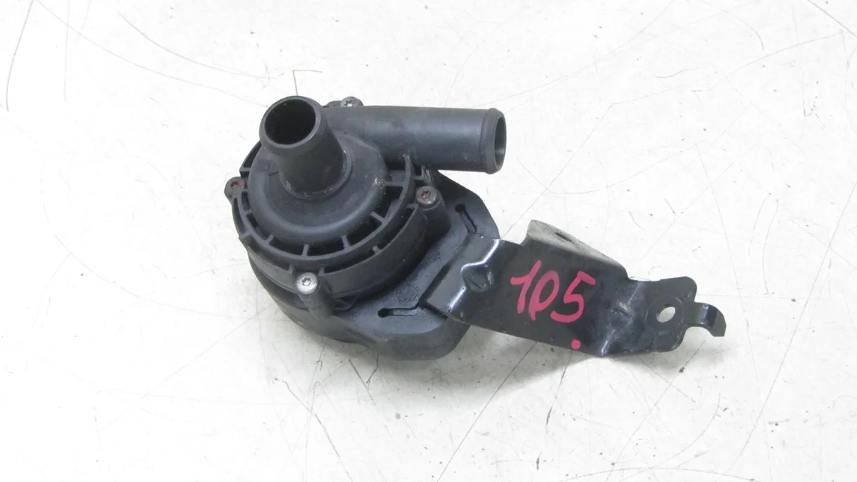 Extra waterpomp Mercedes-Benz CLA C117 A2118350028