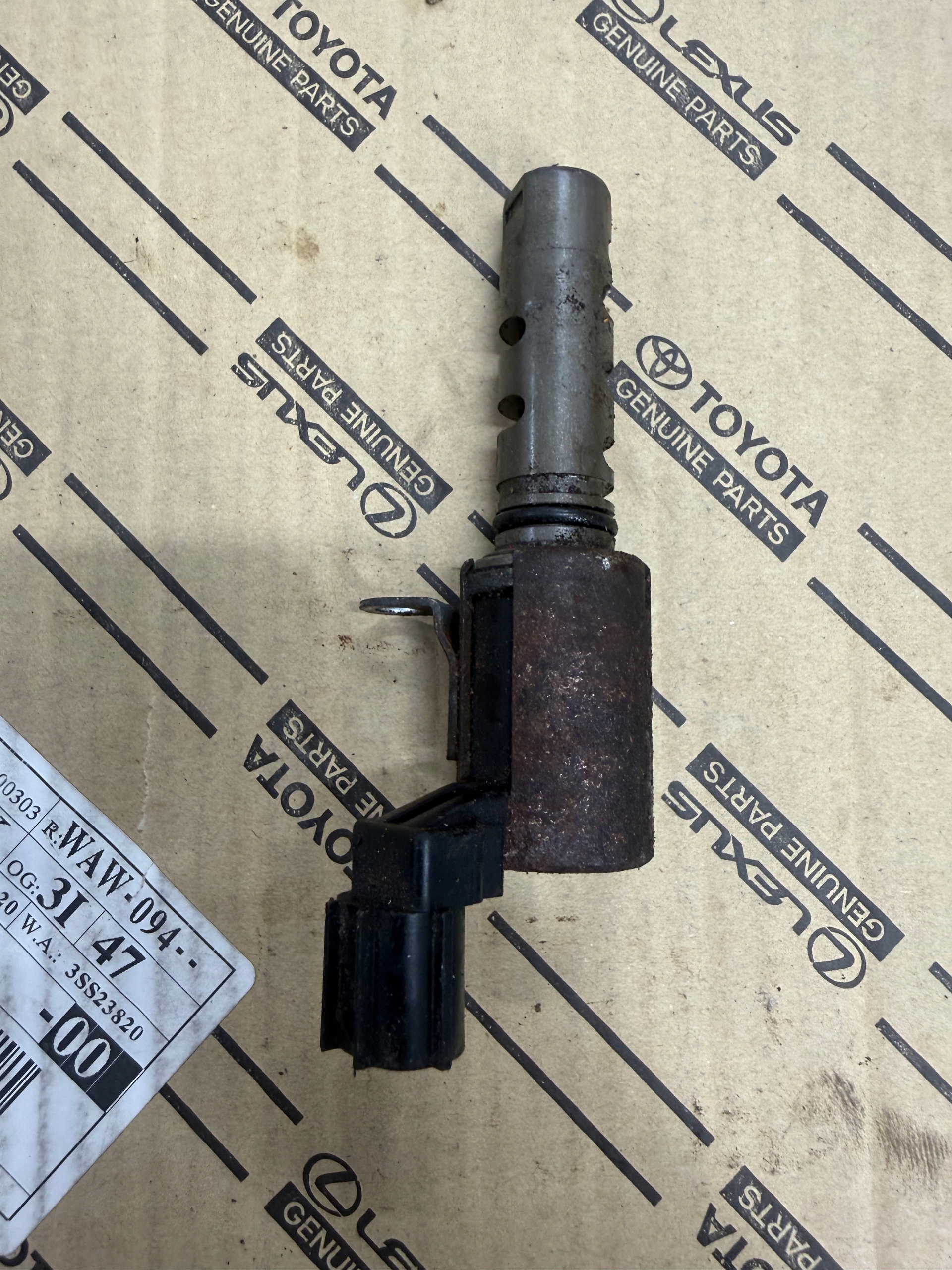 Nokkenassensor VVTI Toyota Prius 03-09 OEM 21011-0340