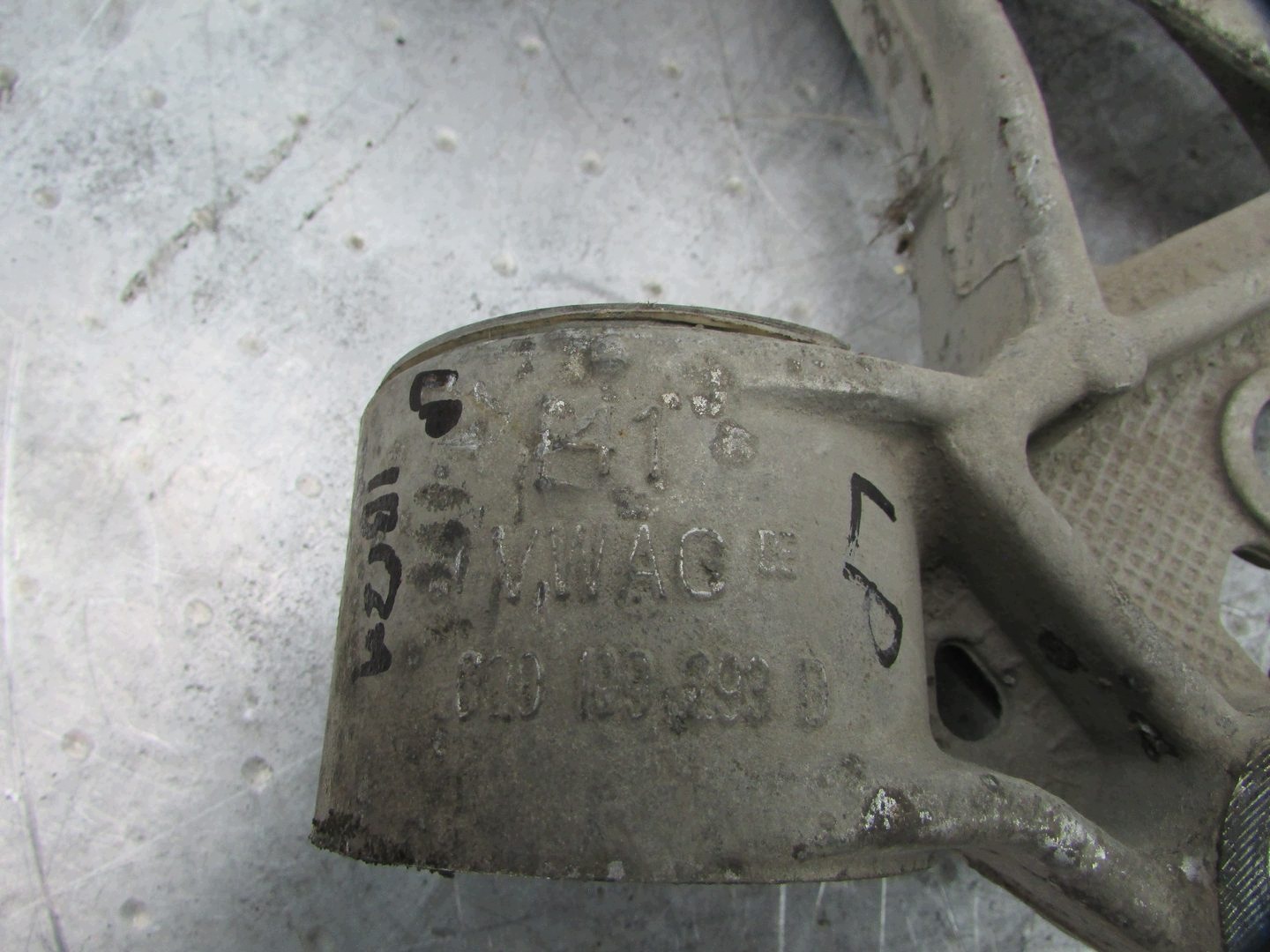 SEAT OE 6Q0199293D Bras inférieur image 6