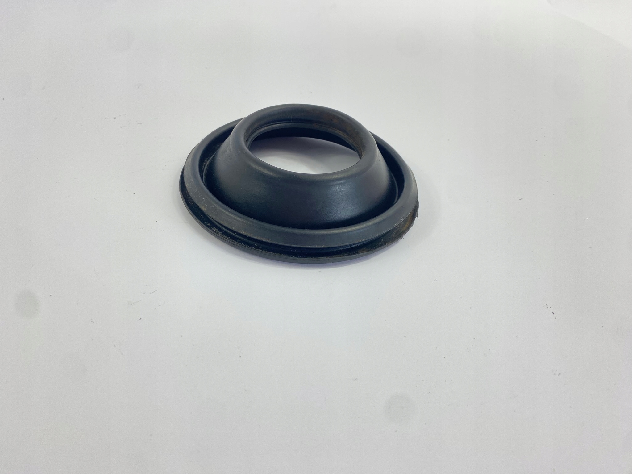 Polttoainetankin tiiviste Mercedes W124 W201 image 5
