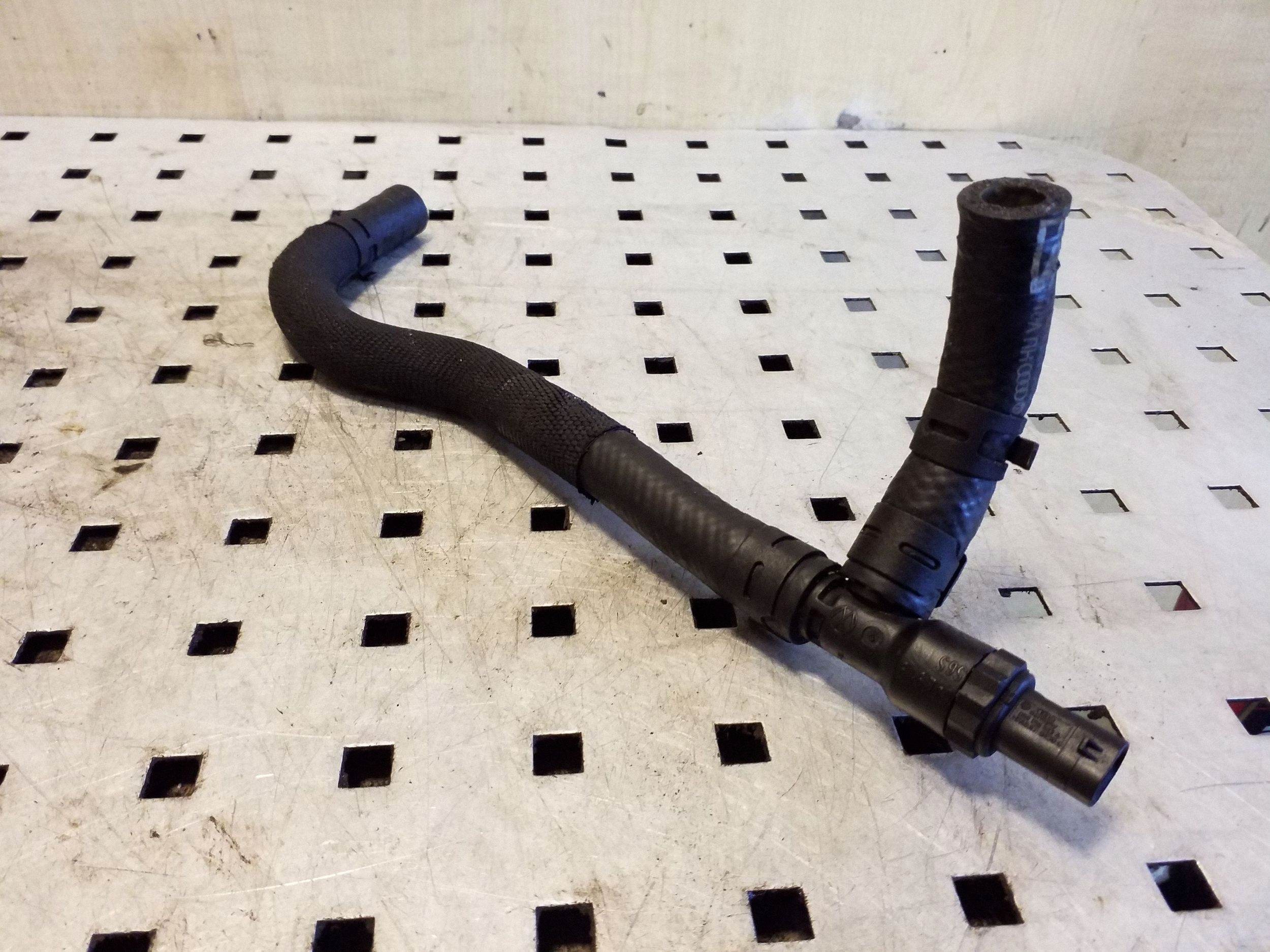 Sensor Temp. Combustible VW Seat Audi 04L919565 image 3