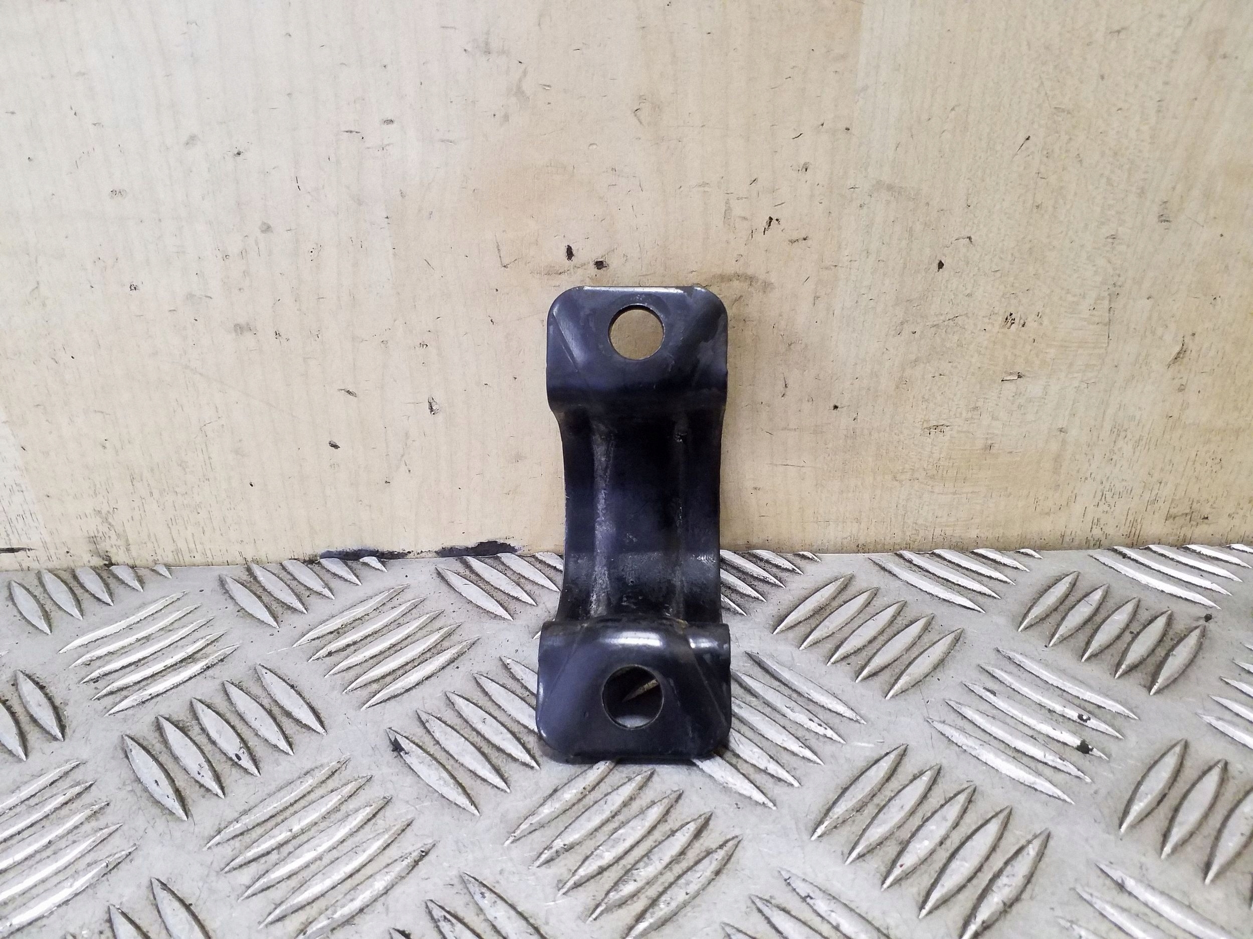 Chevrolet Captiva etum. vakaimen kiristin, vasen, OEM VAL118151