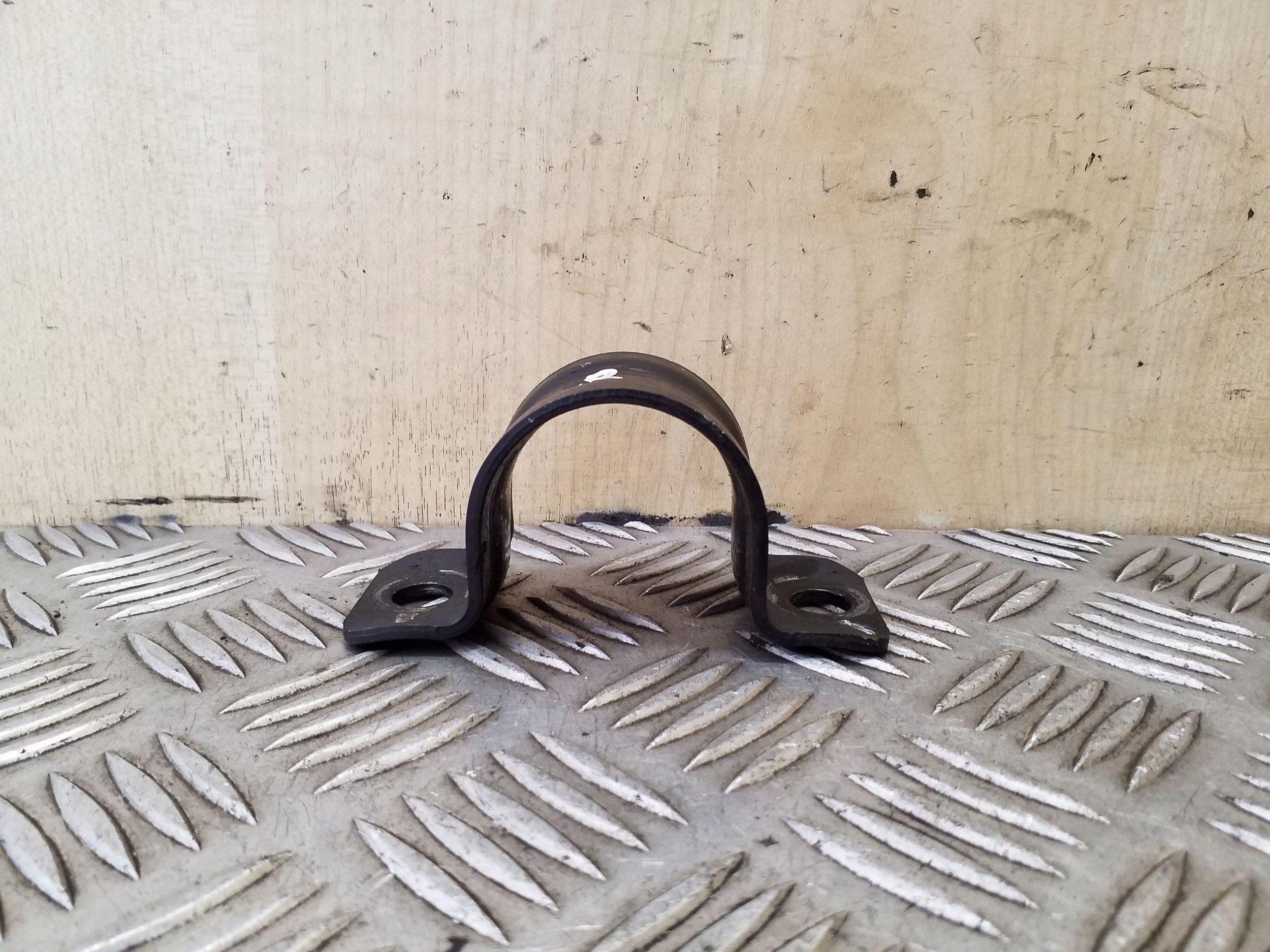 Opel Antara Front Stabilizer Bracket Right VAL118246 image 3