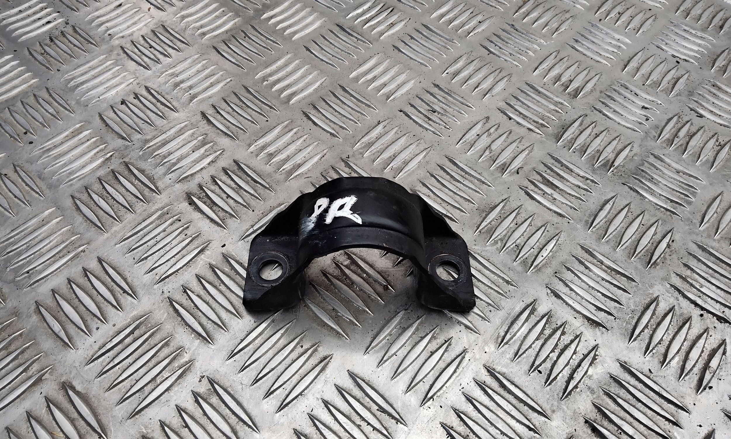 Jaguar XF X260 Front Stabilizer Bracket OEM VAL124403 image 2