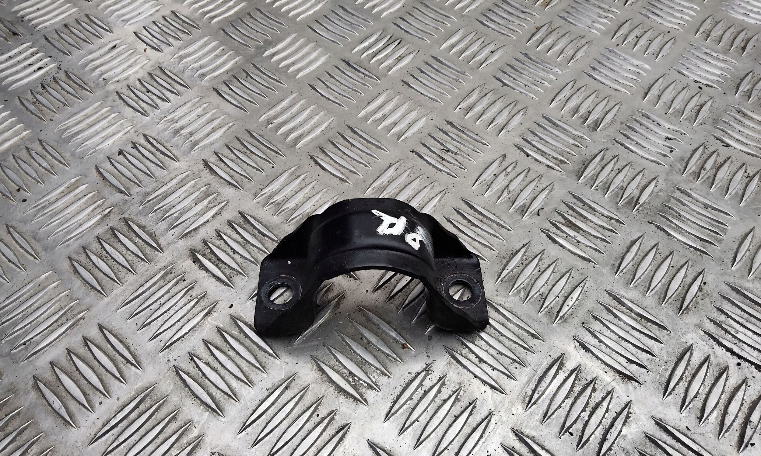 Jaguar XF X260 Front Stabilizer Bracket OEM VAL124403 image 3