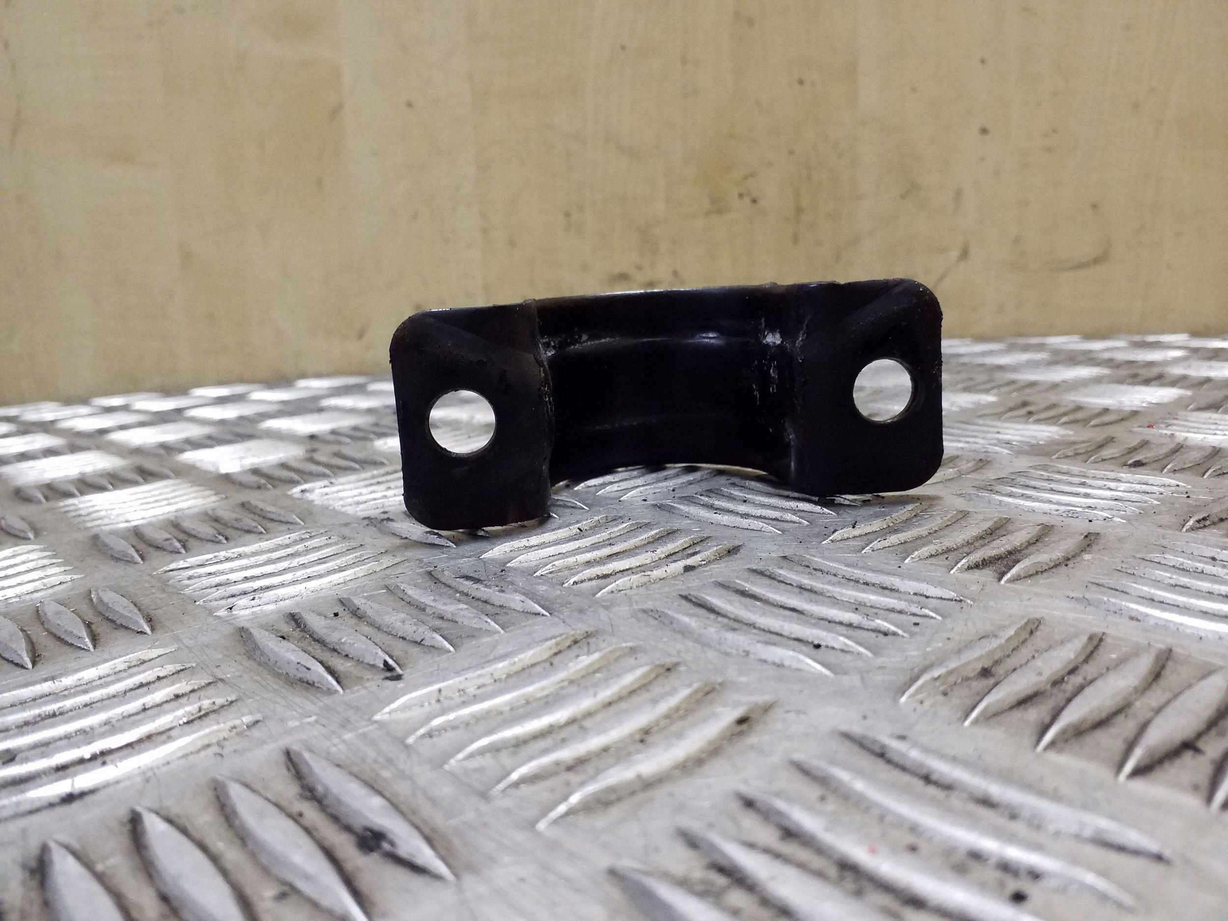 Opel Antara etummainen stabilisaattorin kiinnike VAL134697