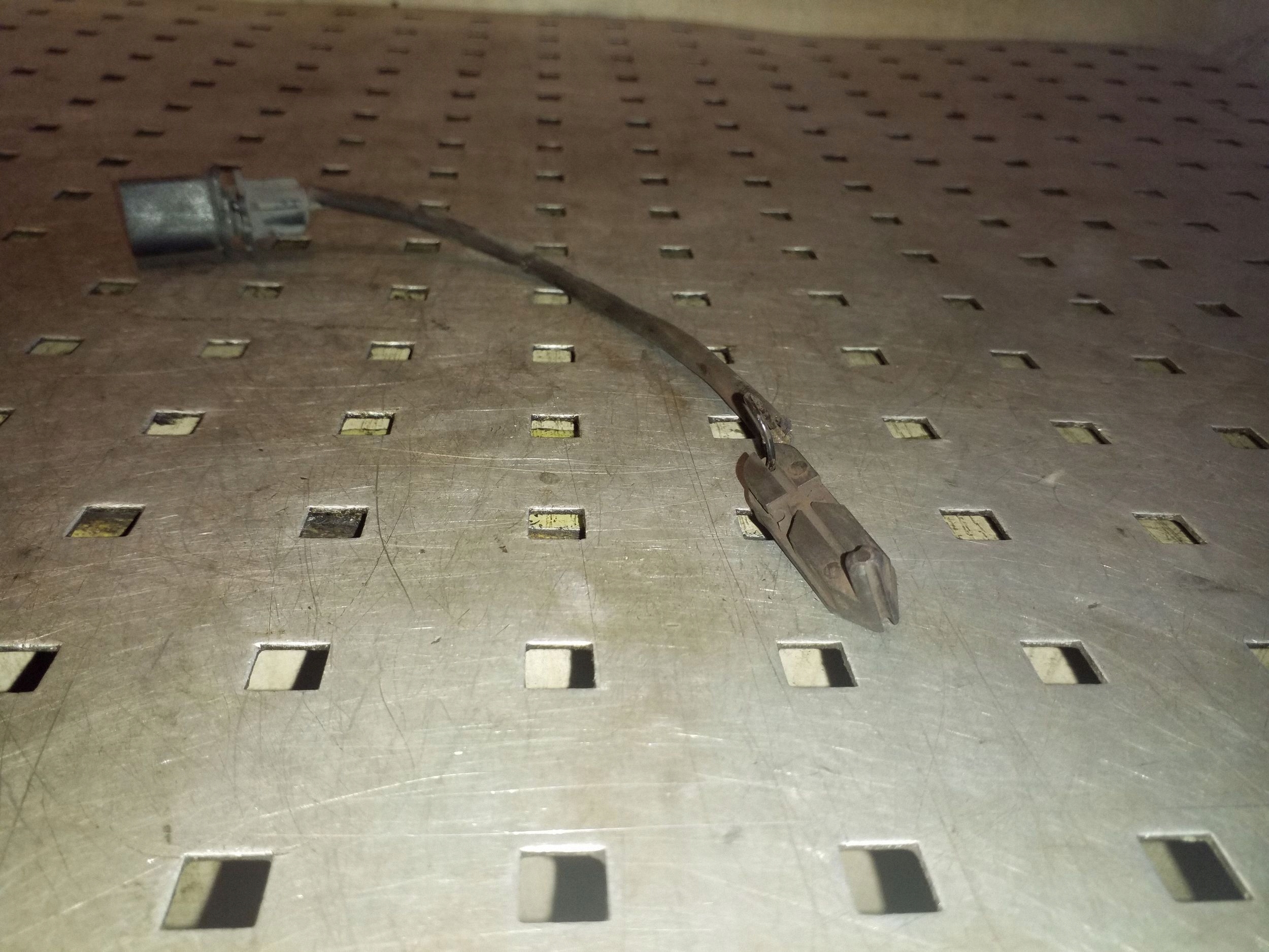 Sensor de Desgaste de Pastilhas Traseiro Esquerdo Audi A6 C7 image 3