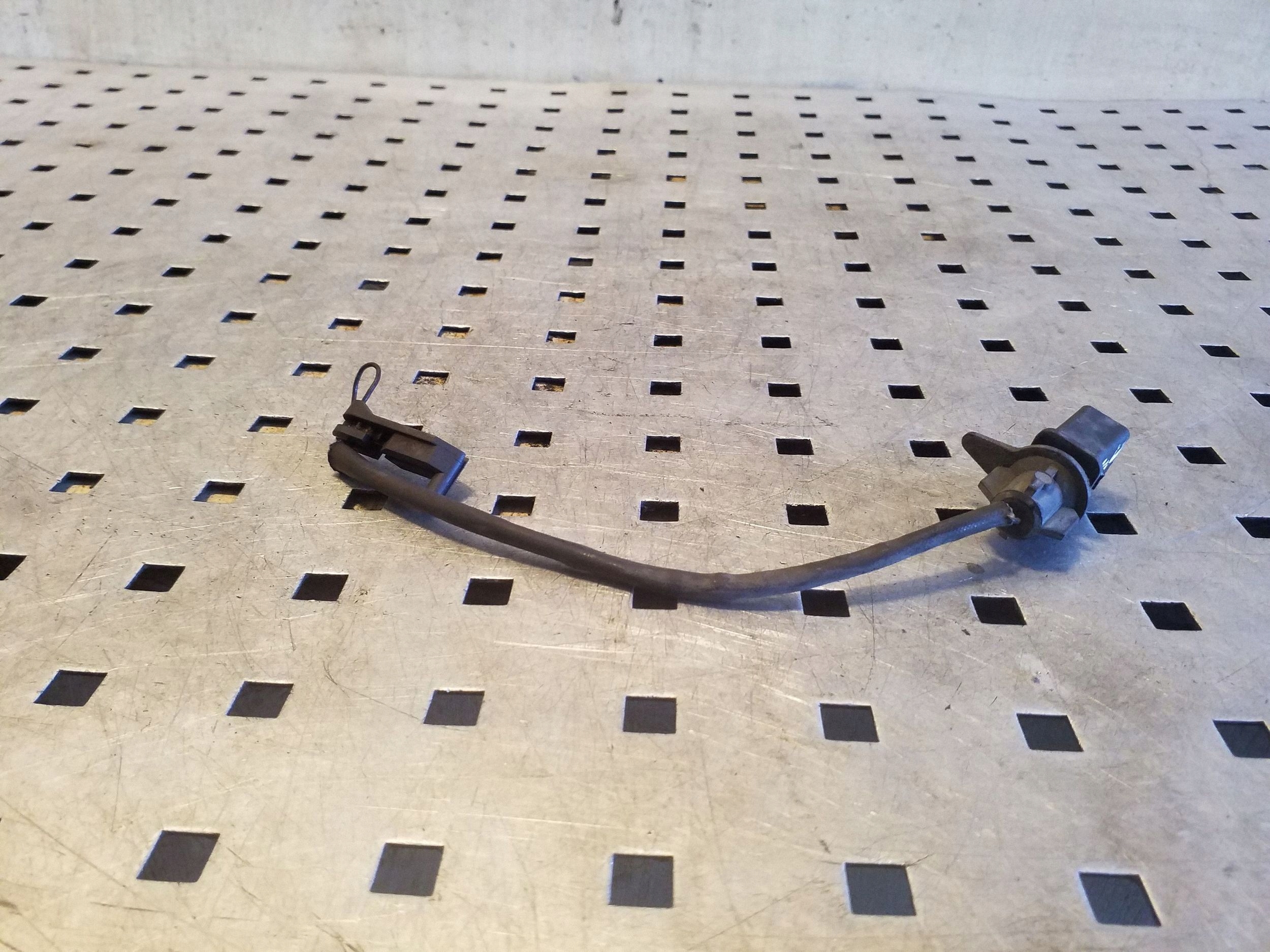 Sensor de Desgaste de Pastilhas Traseiro Esquerdo Audi A6 C7 image 4