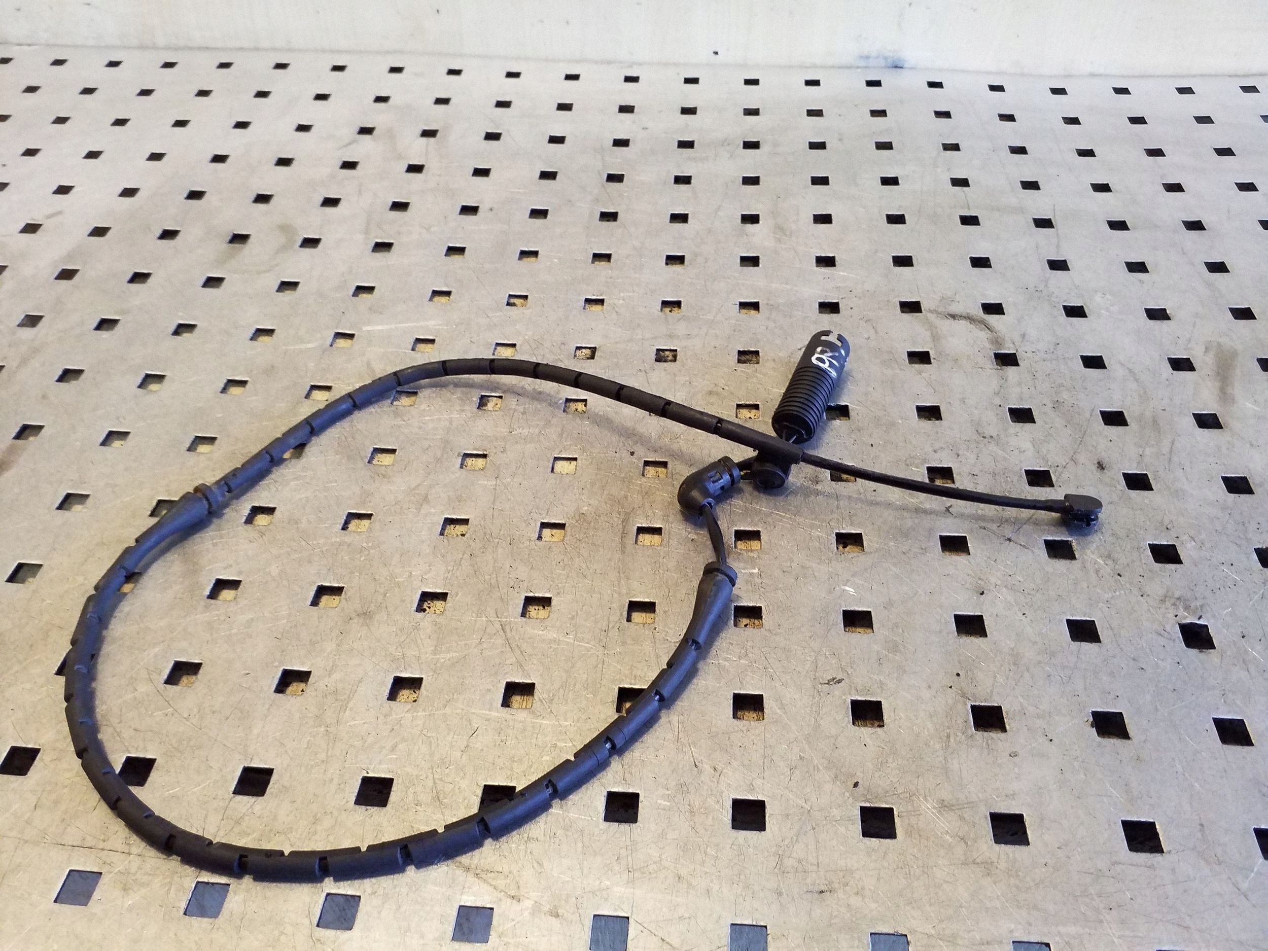 Sensor de desgaste de pastillas BMW X3 E83 image 3