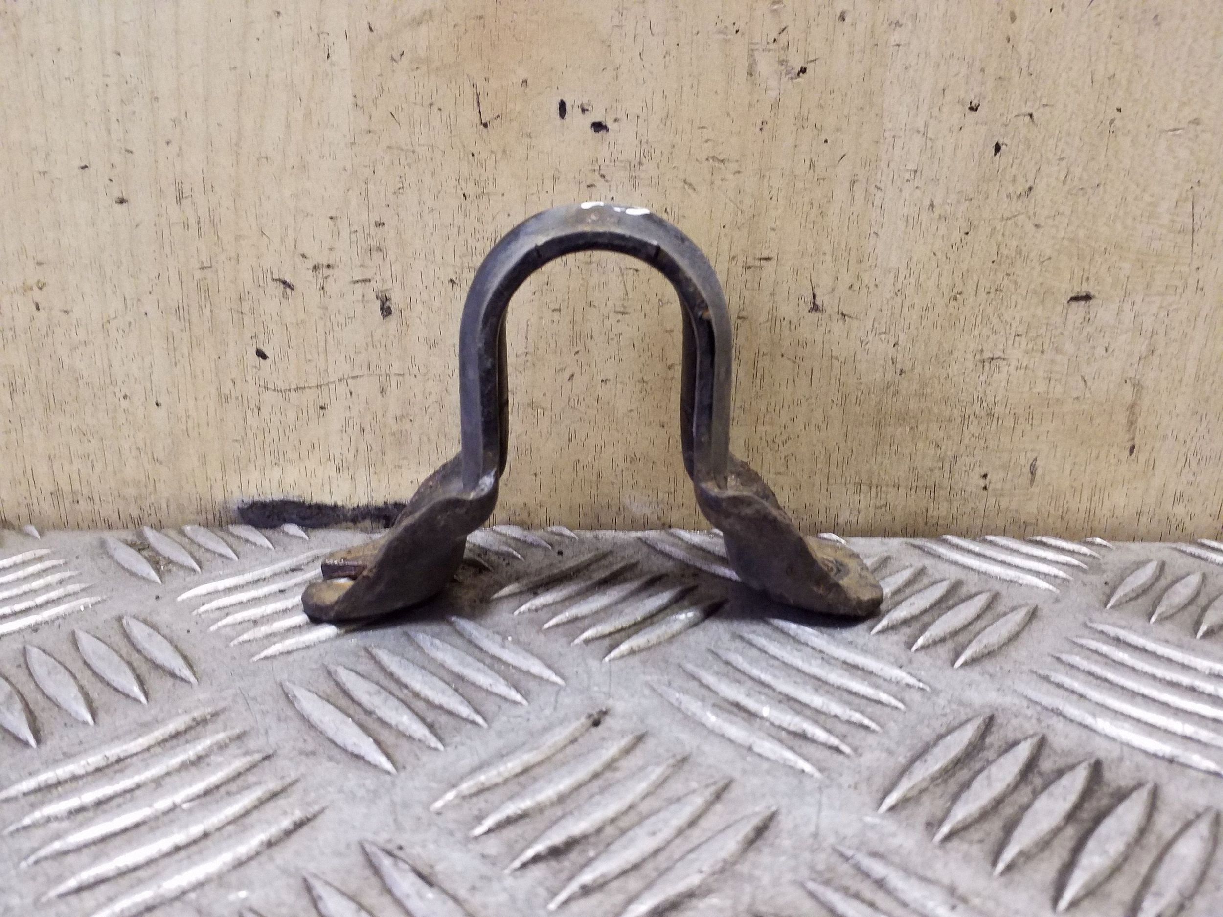 Nissan Qashqai Stabilisatorlager vorne rechts OEM VAL161035 image 2