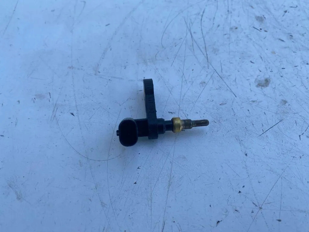 Capteur température liquide refroidissement VW Passat B8 04E919501E image 3