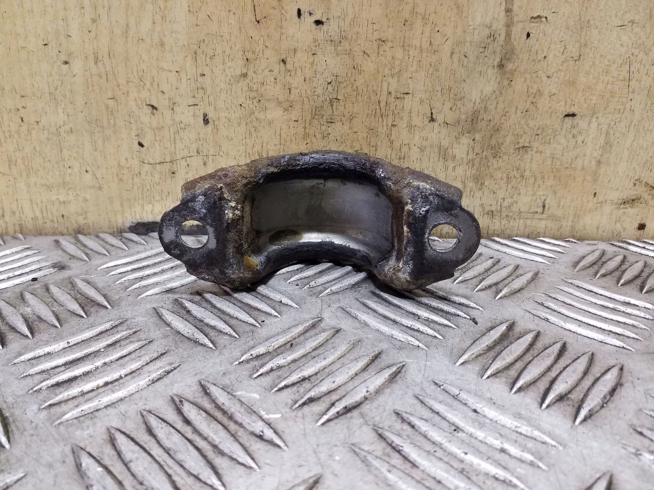 Audi A5 8T 8F Främre stabilisatorclämma höger image 6
