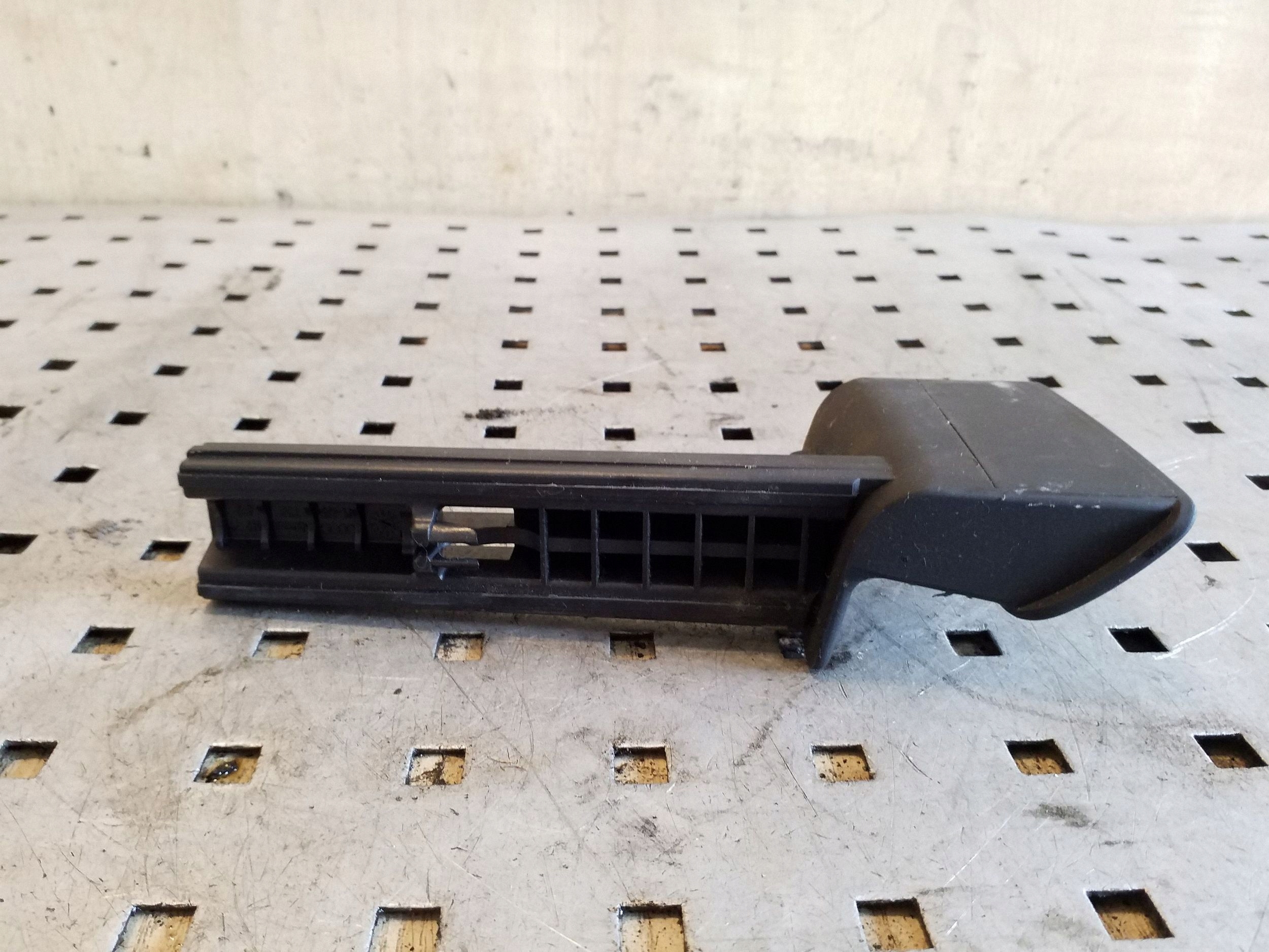 Handbromshandtag Audi Q7 4L 4L2711878 Begagnad image 2