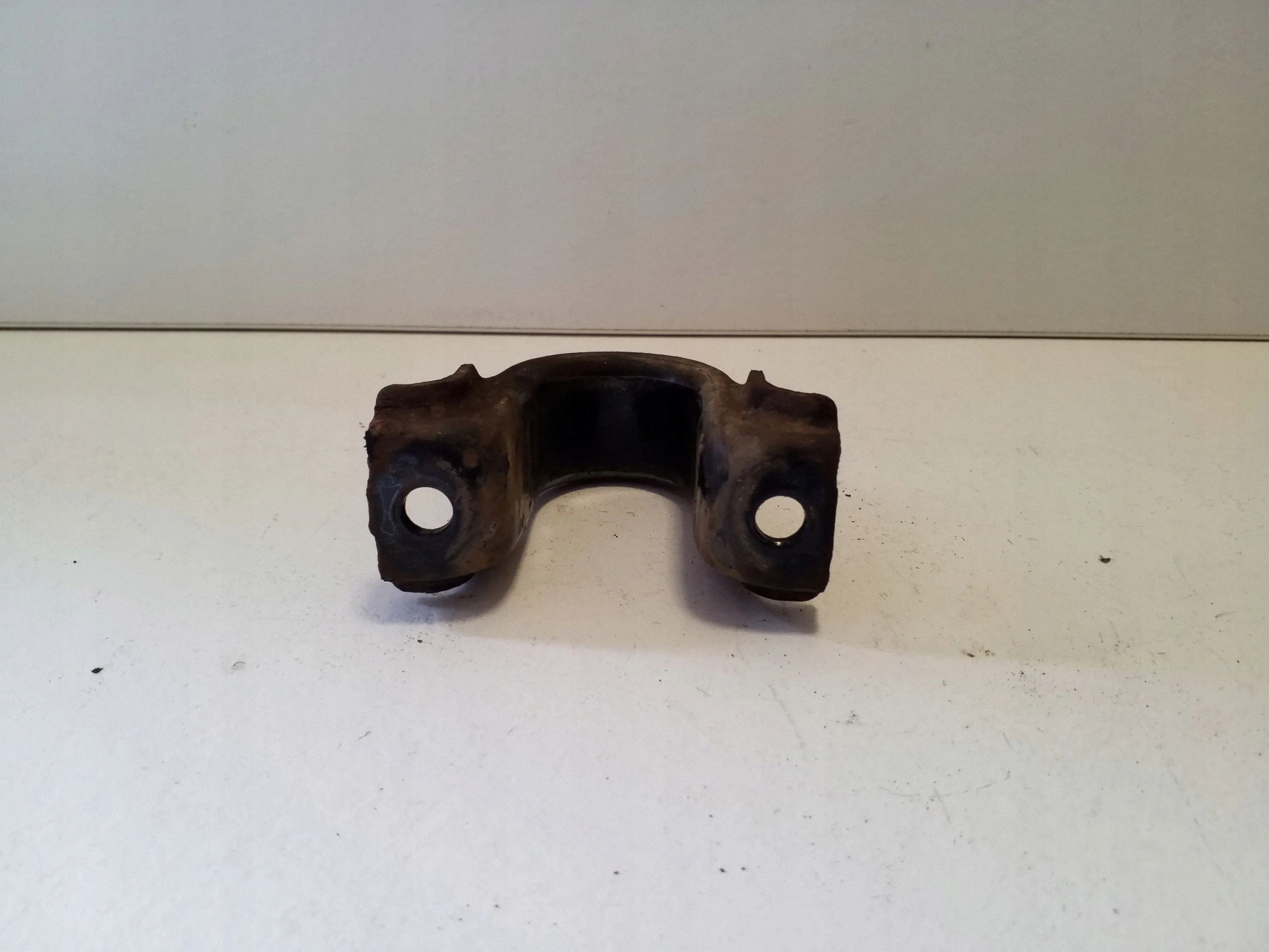 Lexus RX 330/350/400H Front Stabilizer Bracket OEM VAL231223