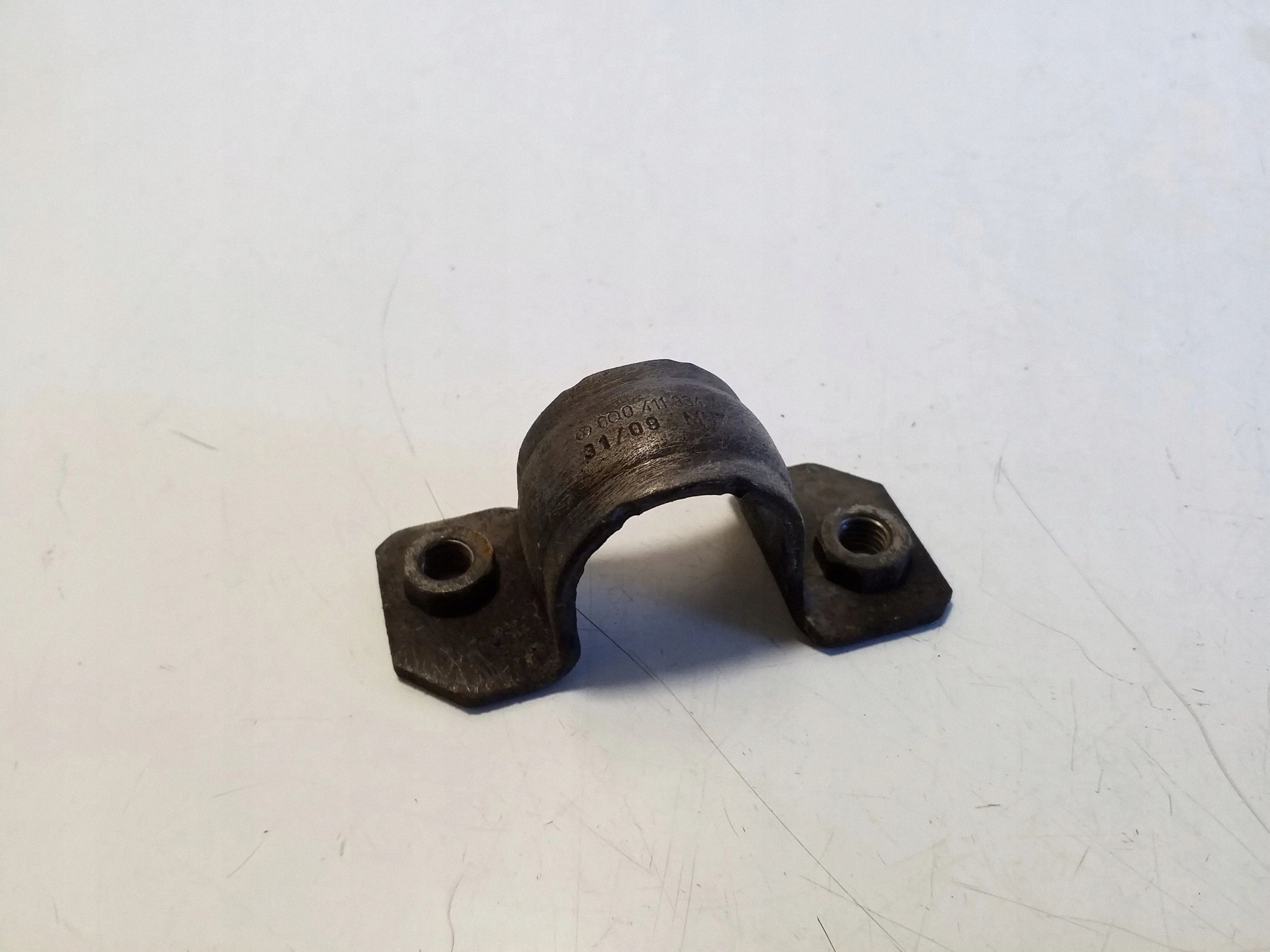 VW Polo V 6R Front Stabilizer Clamp 6Q0411334A image 2