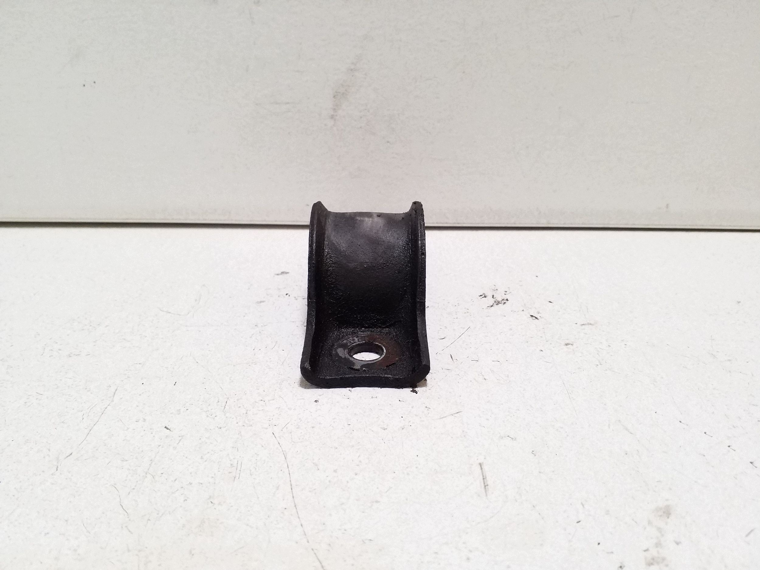 Mitsubishi L200 främre stabilisatorclips OEM VAL271866 image 3