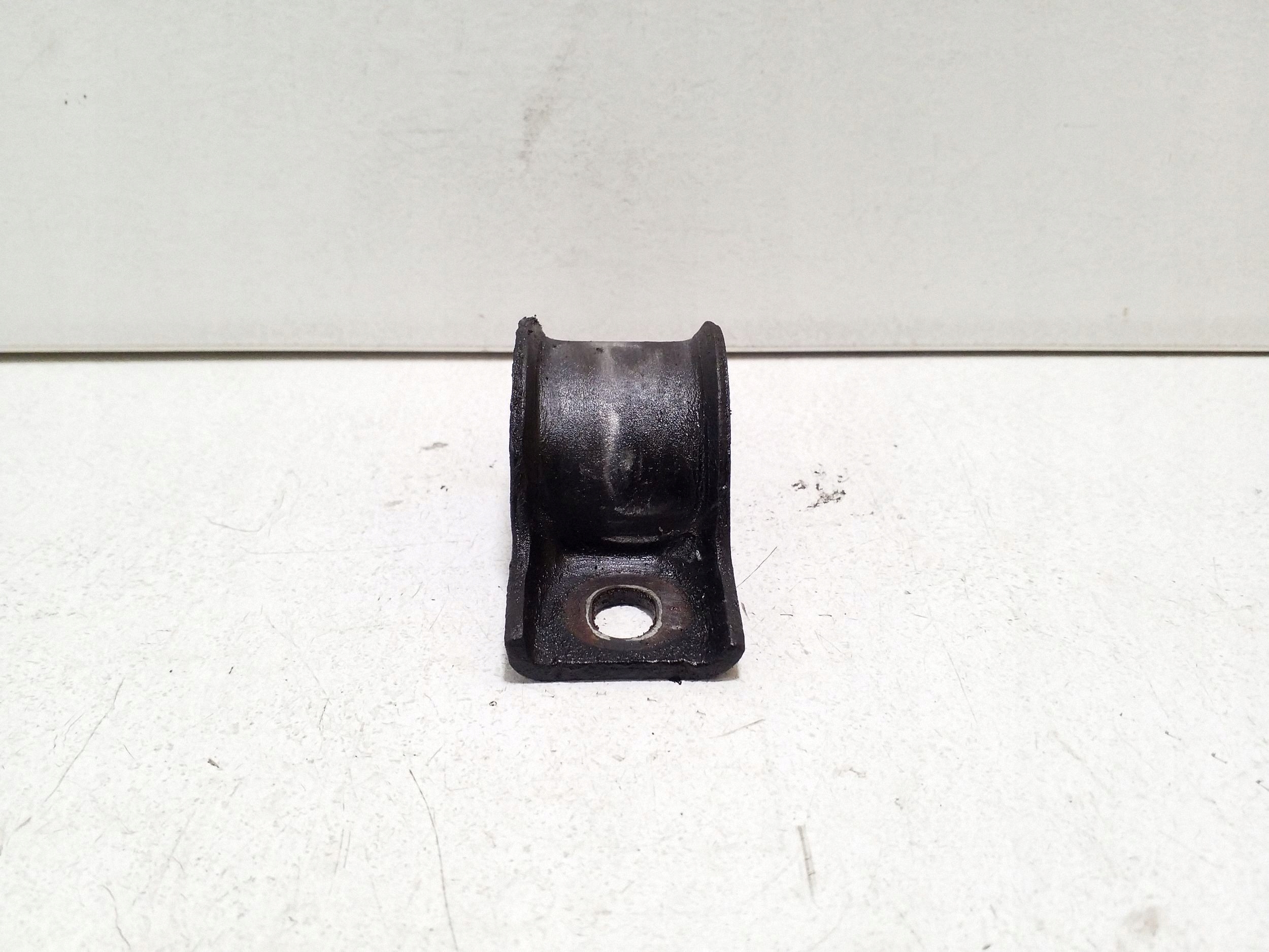 Mitsubishi L200 främre stabilisatorclips OEM VAL271866 image 4