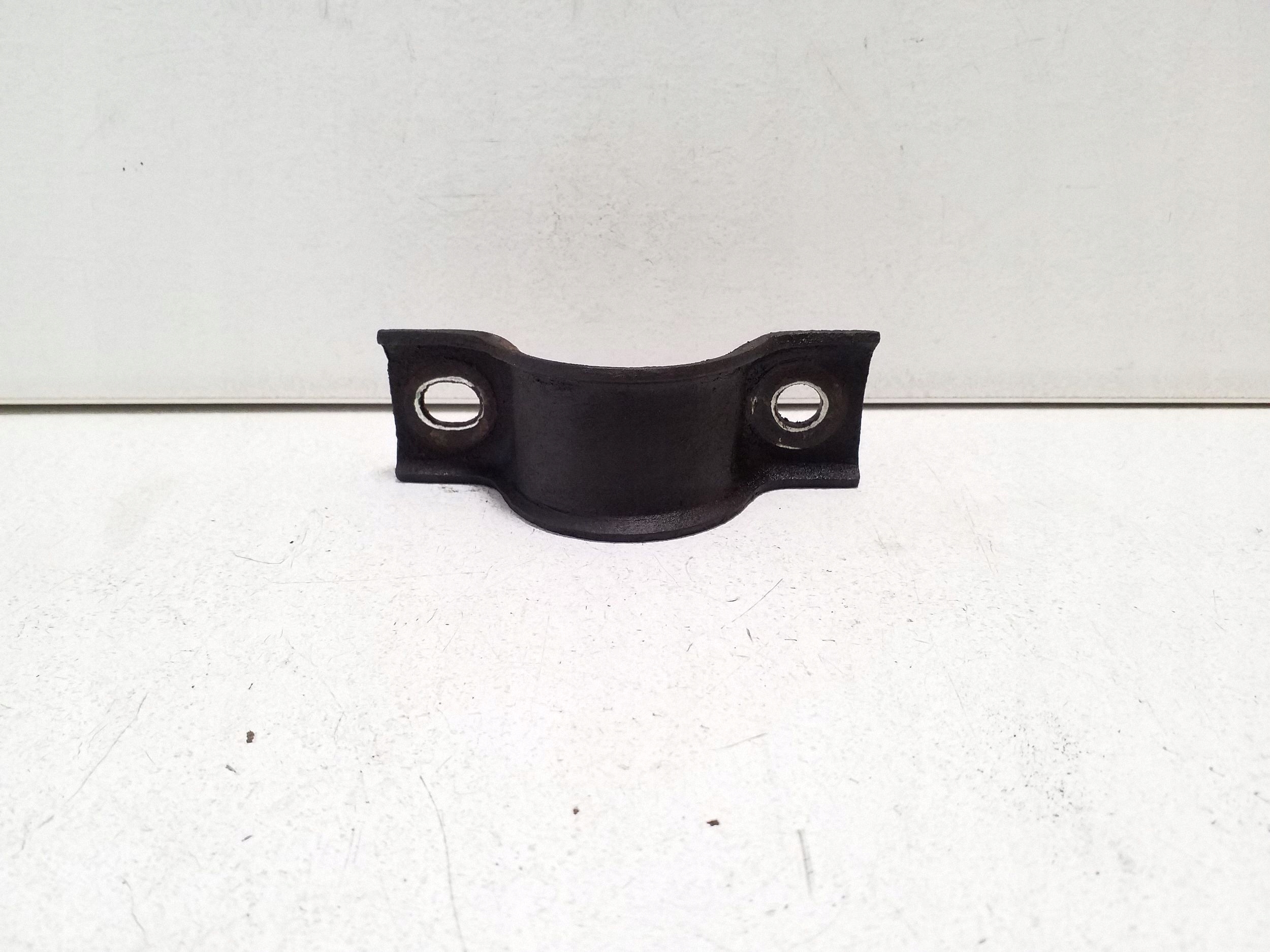 Mitsubishi L200 Front Stabilizer Bracket VAL271901 image 2