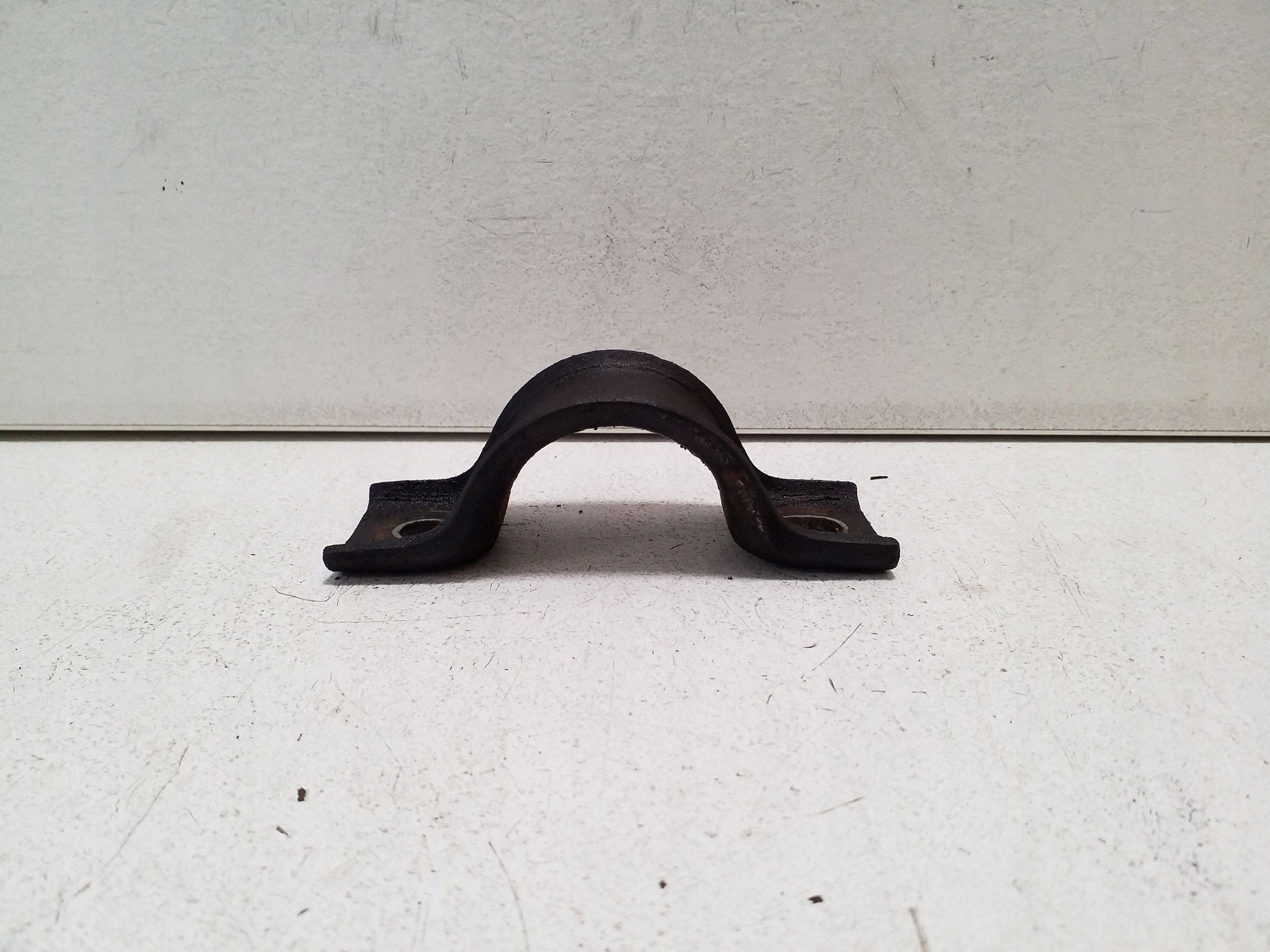 Mitsubishi L200 Front Stabilizer Bracket VAL271901 image 4