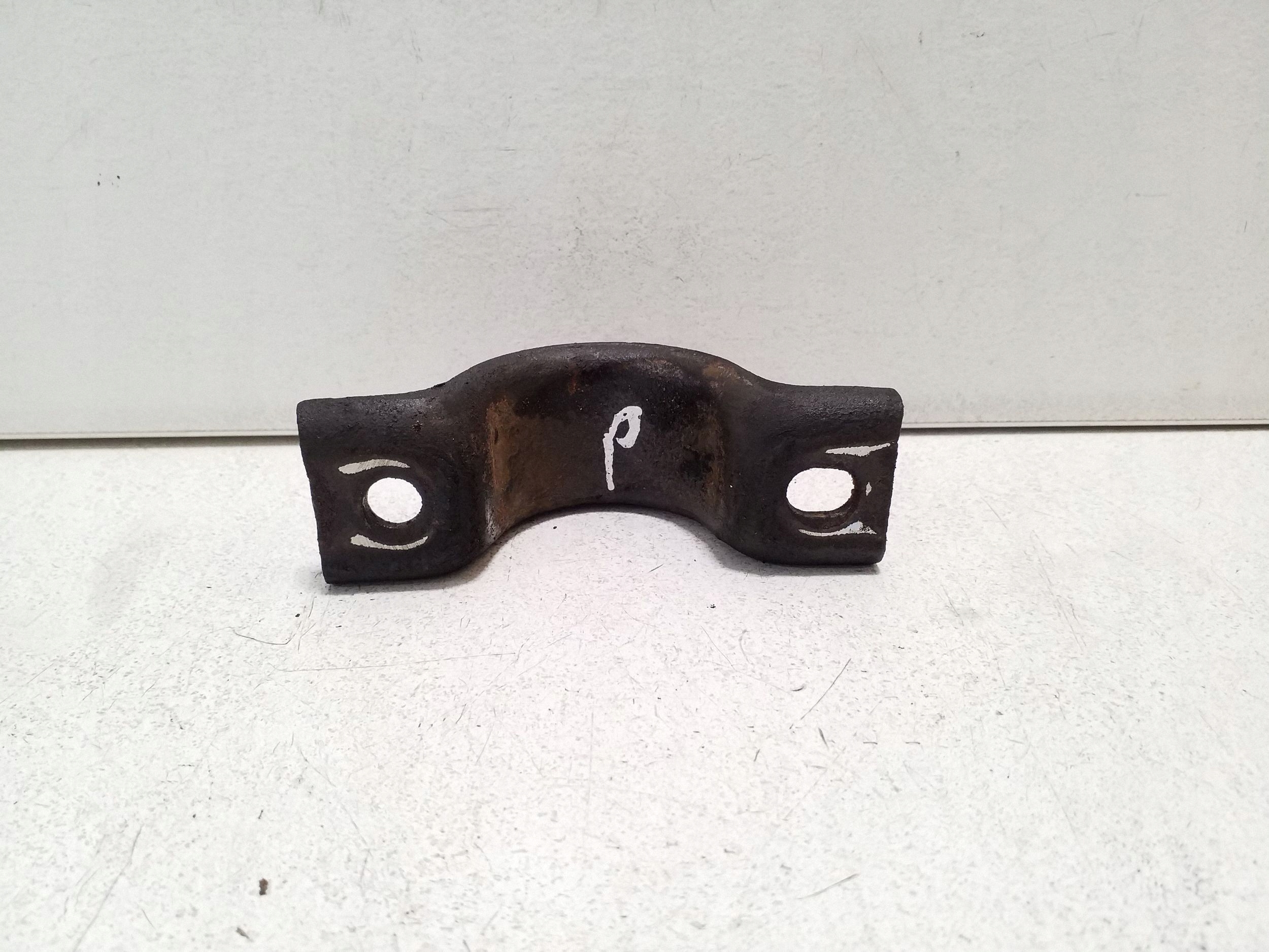 Mitsubishi L200 Front Stabilizer Bracket VAL271901 image 5