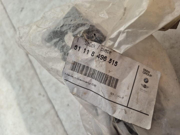 BMW 3 G20 G21 PDC-anturien kiinnikkeet etu 51118496515