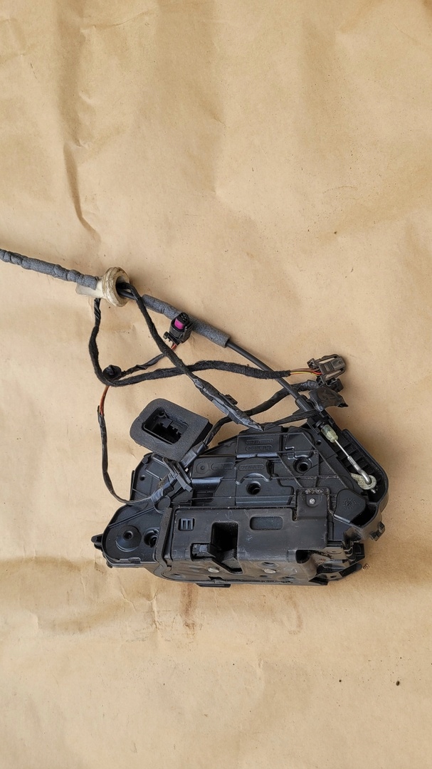 Serrures de porte avant gauche VW 5TB837015 image 3