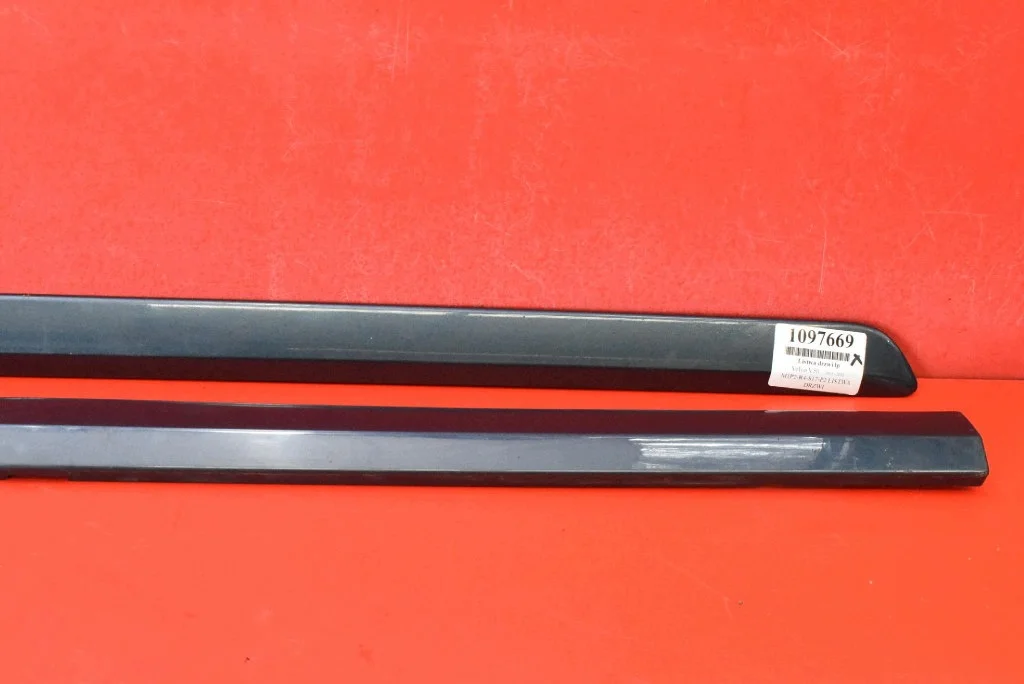 Türleiste vorne links Volvo V50 (2003-2011) image 3
