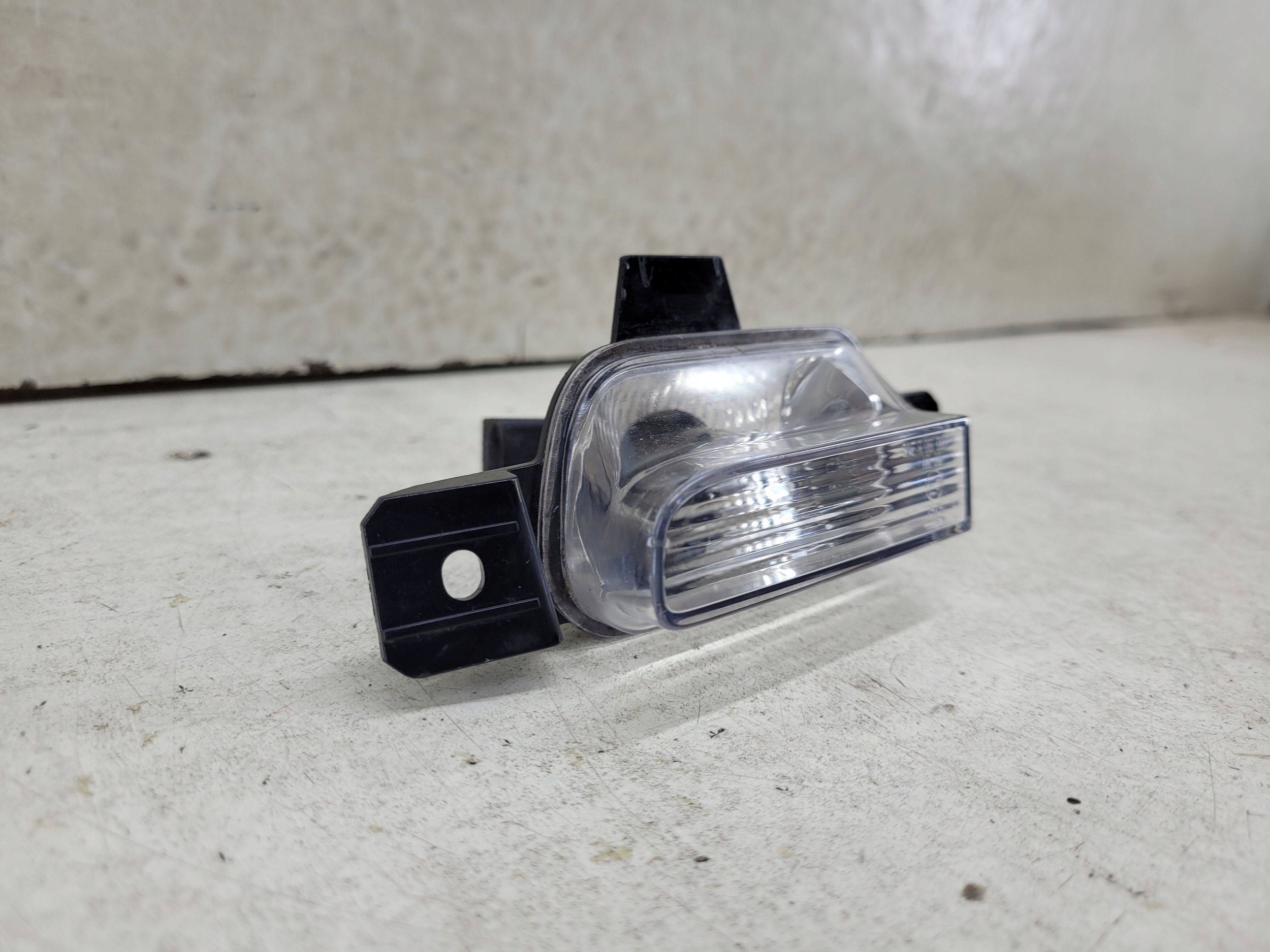 Volkswagen Tiguan Reverse Light 5N0941072 Used