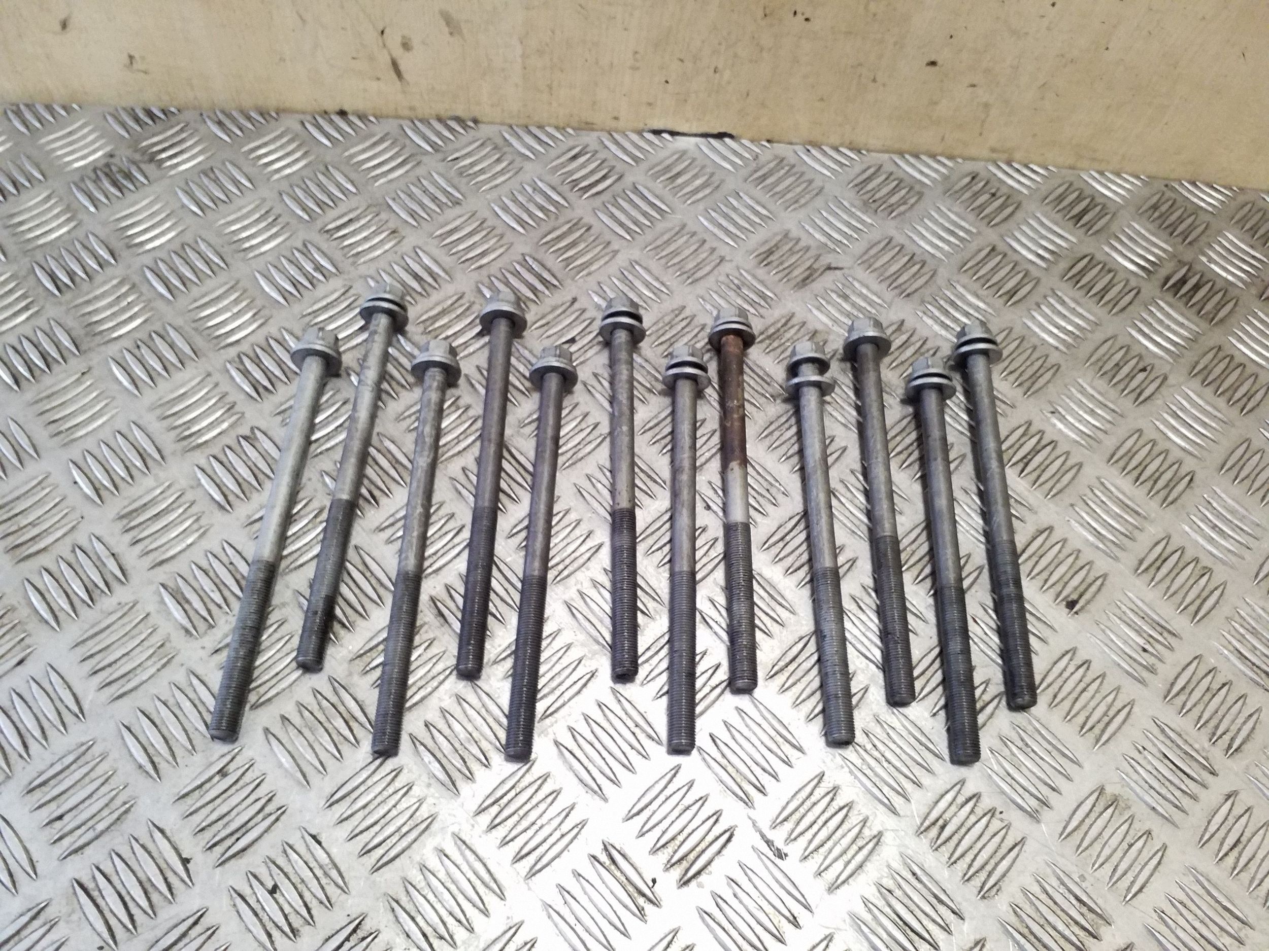 Vis de culasse Subaru Outback OEM VAL145038 image 2
