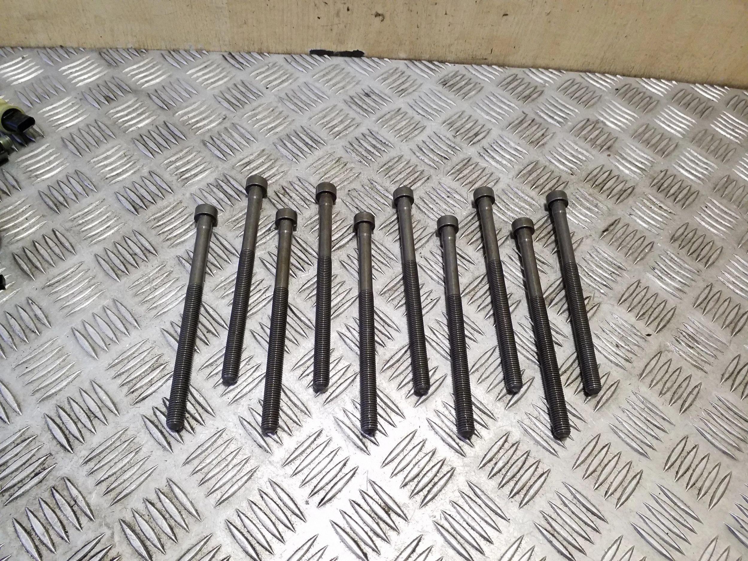 Vis de culasse Volvo XC90 OEM VAL218607 image 2